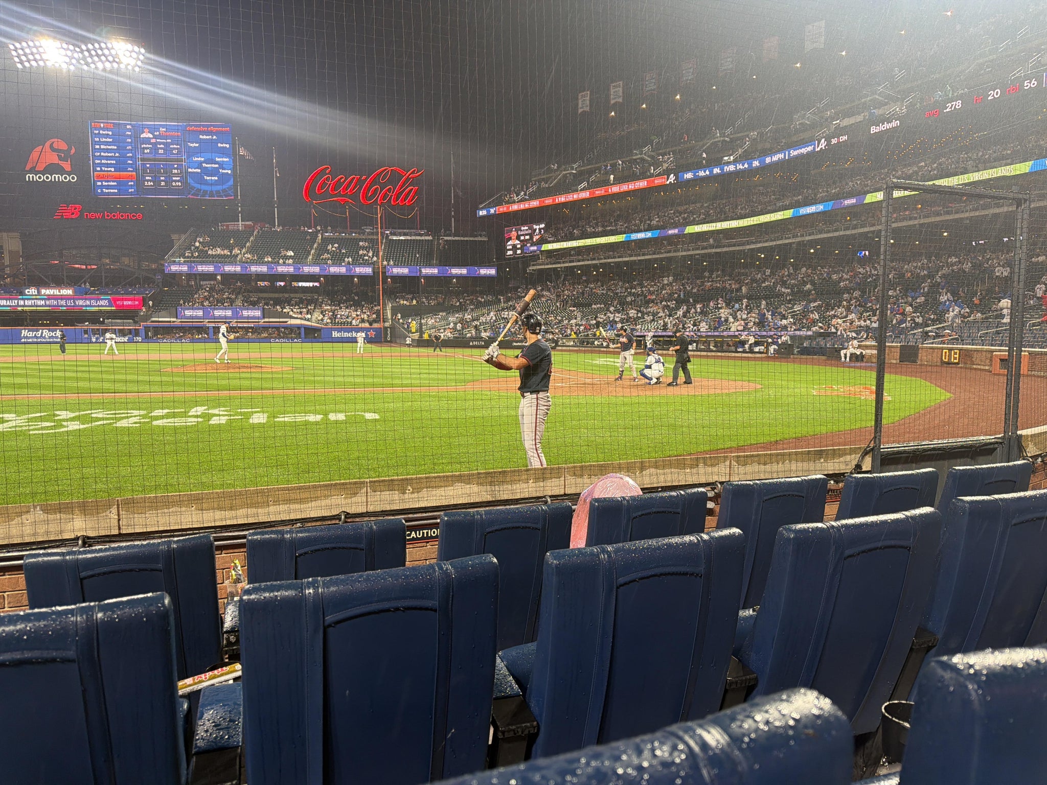 Vue réelle des fans prise de la Delta Sky360 Club H au site Citi Field par Ayana W