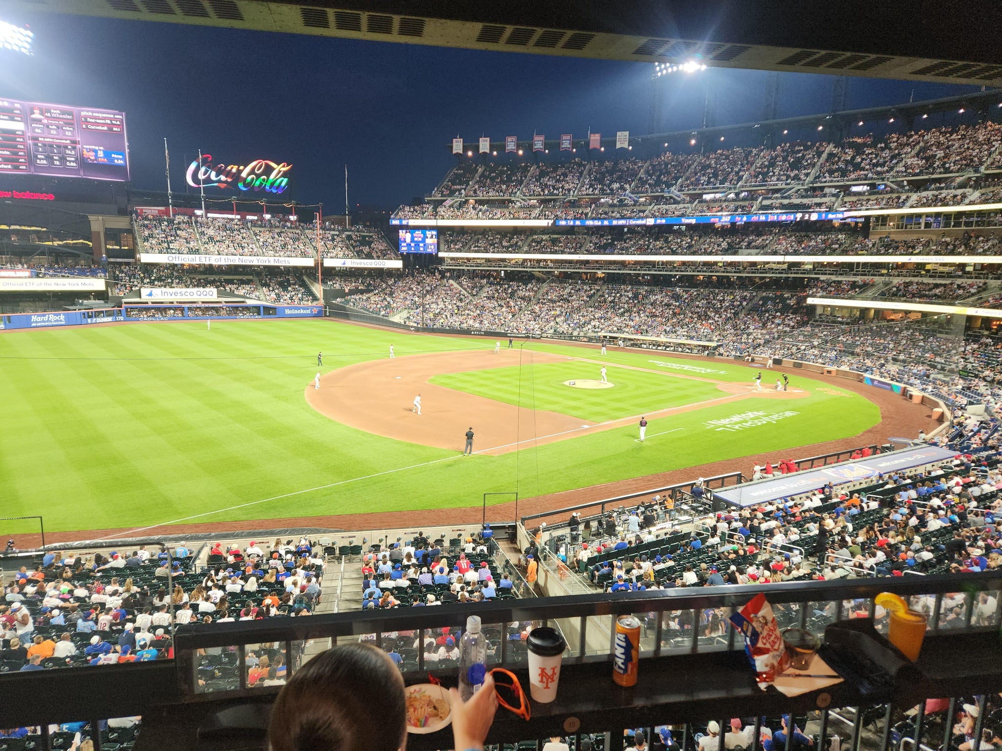 Vue réelle des fans prise de la Empire Club au site Citi Field par Robert L