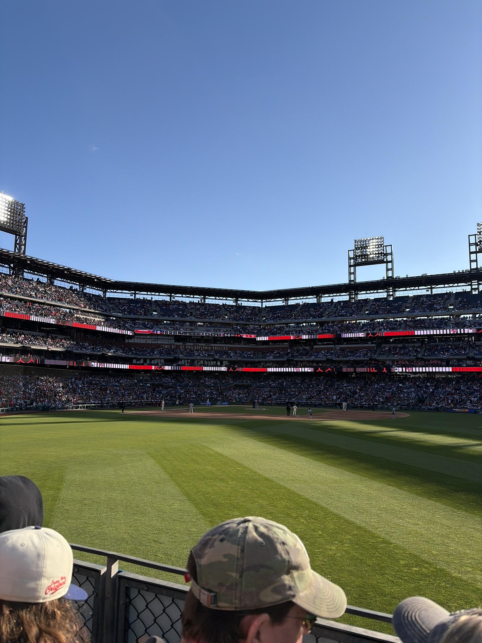 Vue réelle des fans prise de la Section 102 au site Citizens Bank Park par Kaitlynn P
