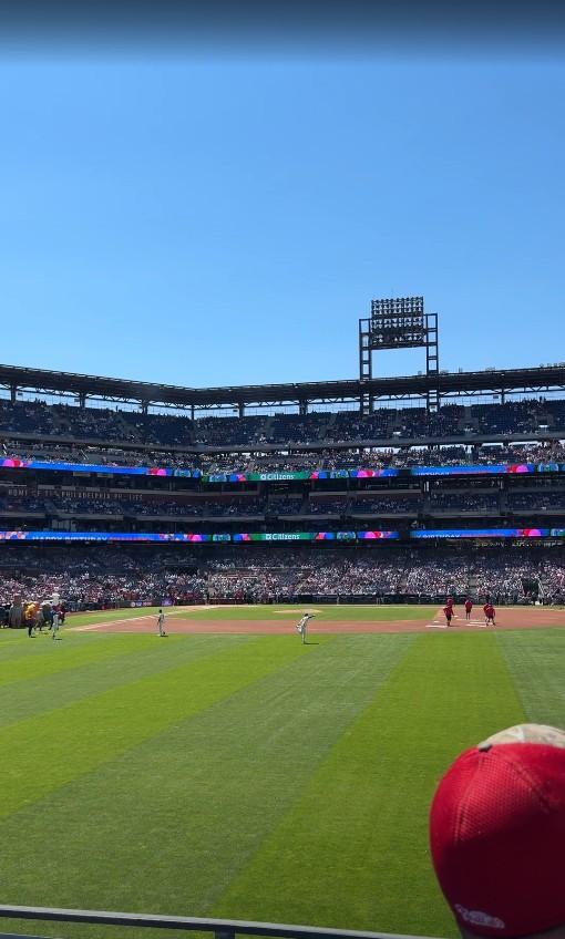 Vue réelle des fans prise de la Section 104 au site Citizens Bank Park par Kate M