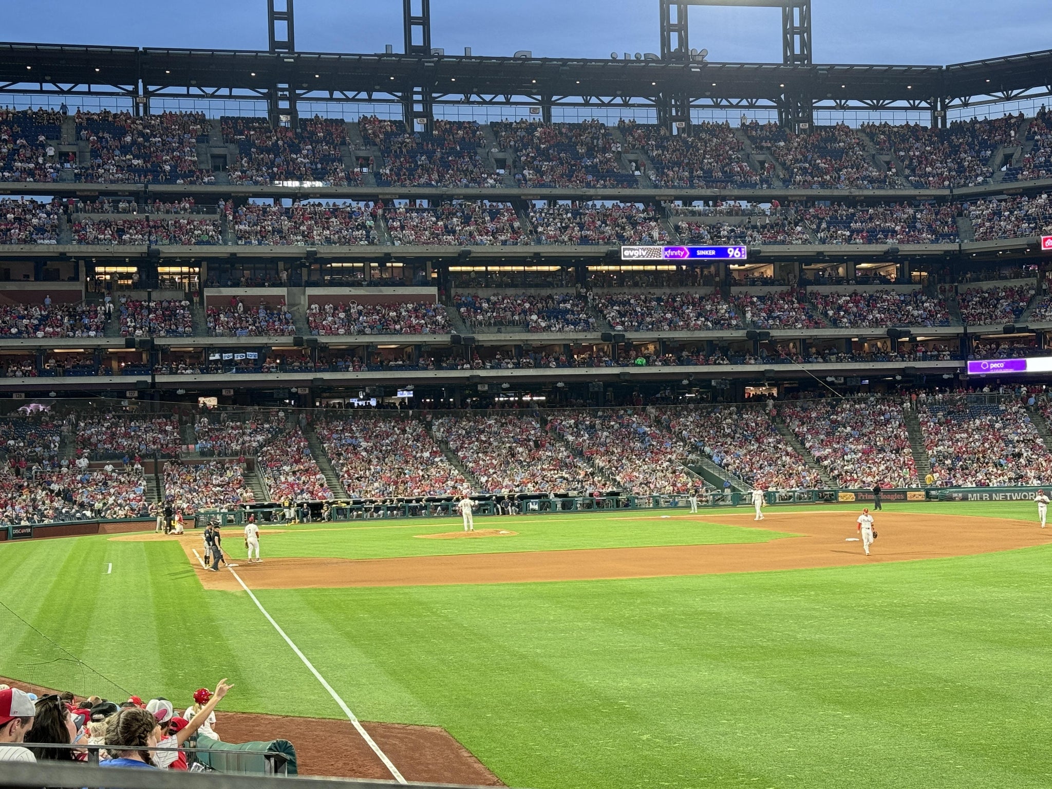 Vue réelle des fans prise de la Section 107 au site Citizens Bank Park par Susan D