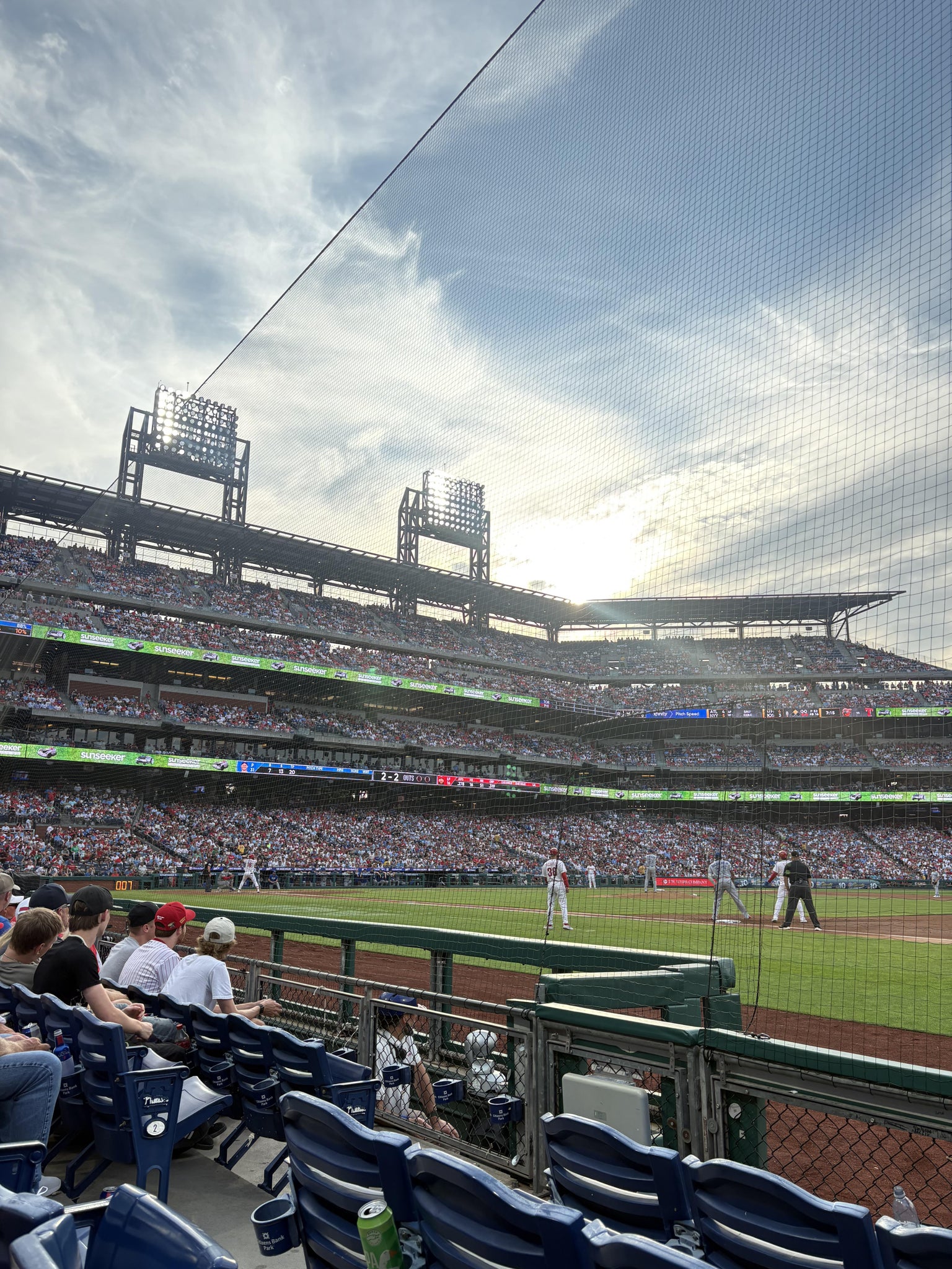 Vue réelle des fans prise de la Section 114 au site Citizens Bank Park par Jamie L