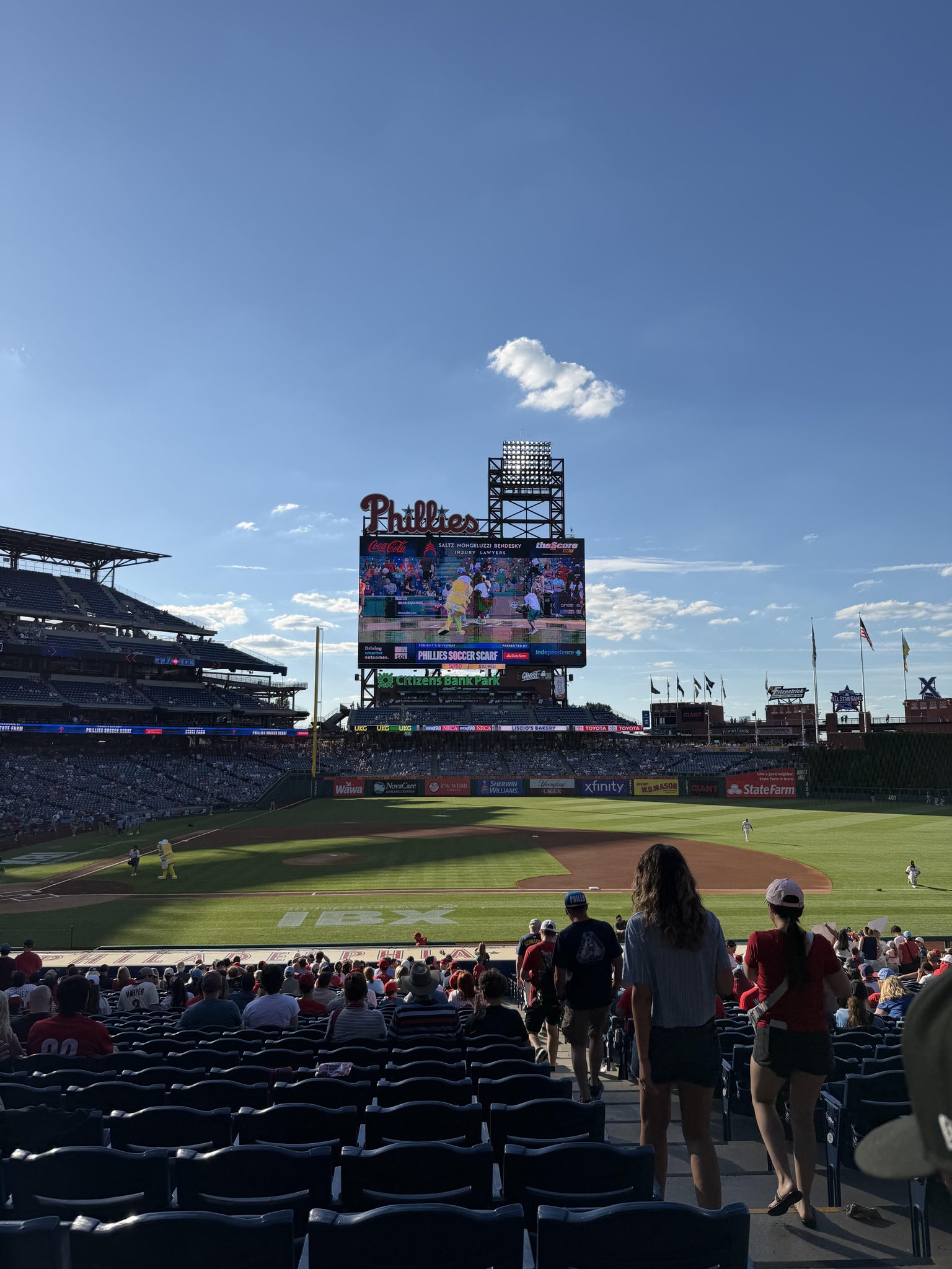 Real Fan View taken from Section 117 at Citizens Bank Park by Ray E