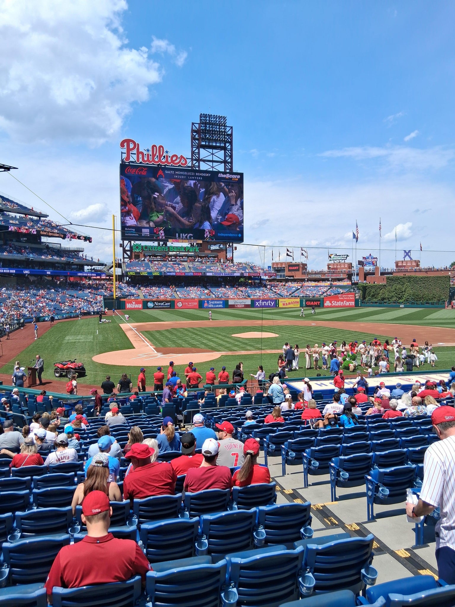 Vue réelle des fans prise de la Section 120 au site Citizens Bank Park par Thomas W