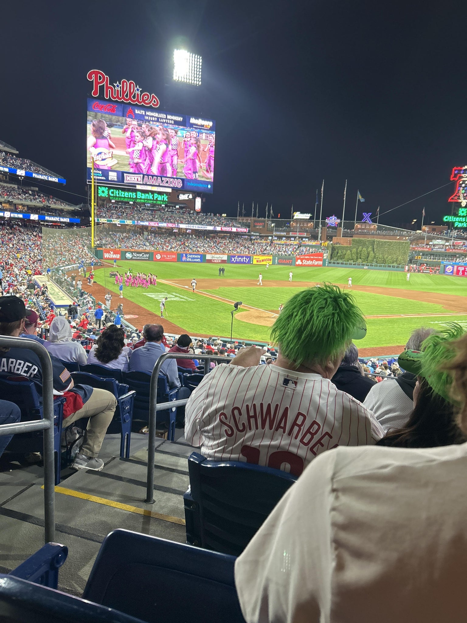 Vue réelle des fans prise de la Section 122 au site Citizens Bank Park par Jen gary S