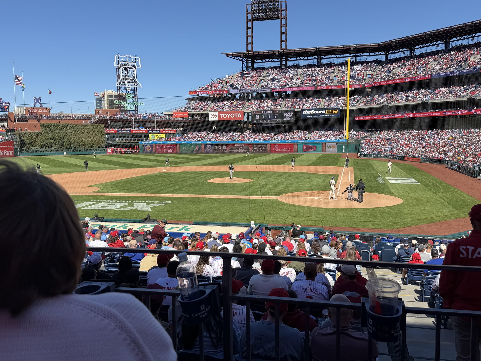 Vue réelle des fans prise de la Section 127 au site Citizens Bank Park par Janene R