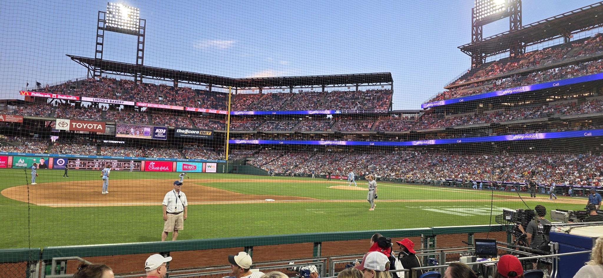 Vue réelle des fans prise de la Section 132 au site Citizens Bank Park par Daniel R