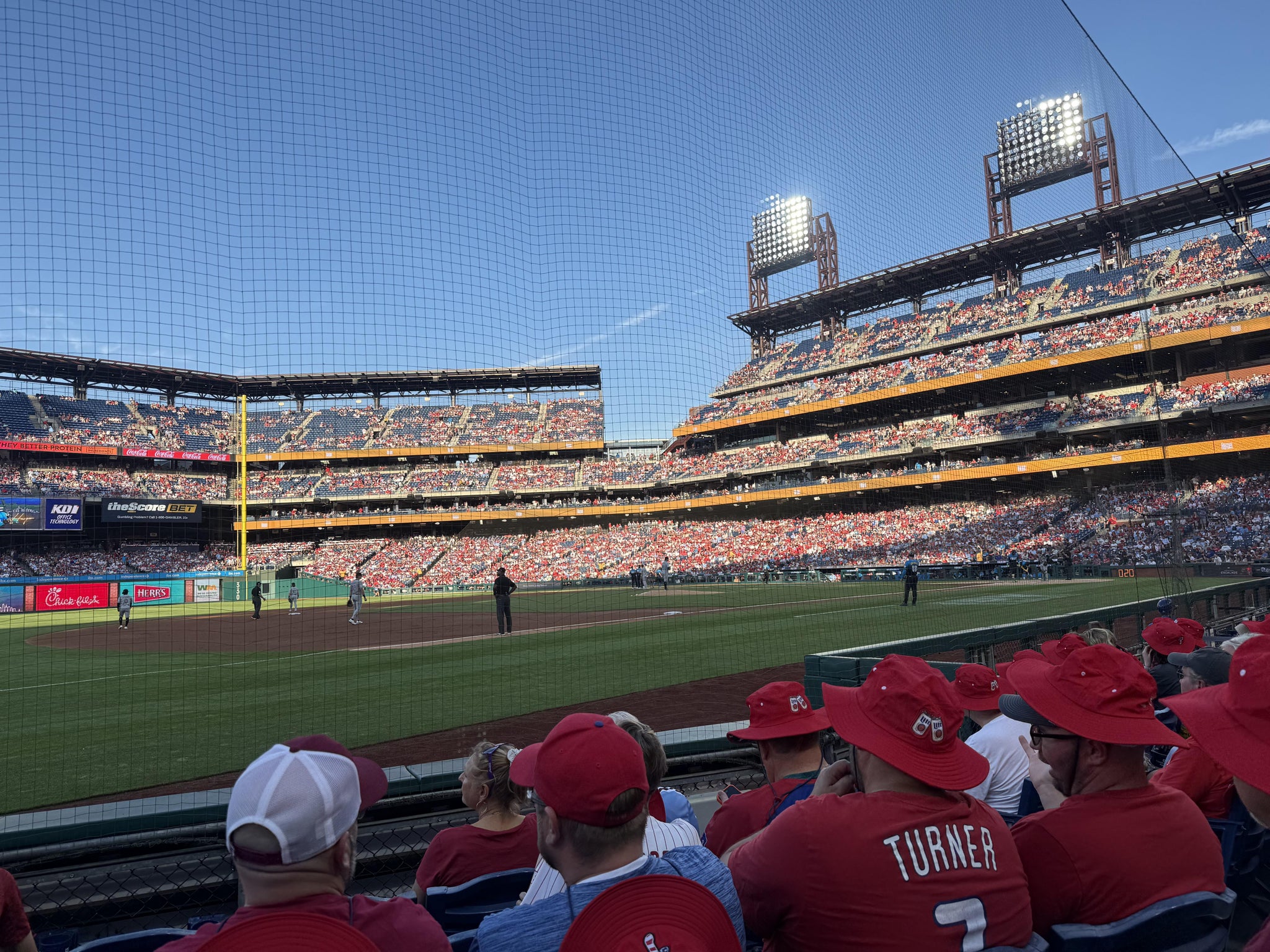 Vue réelle des fans prise de la Section 134 au site Citizens Bank Park par Anonymous User