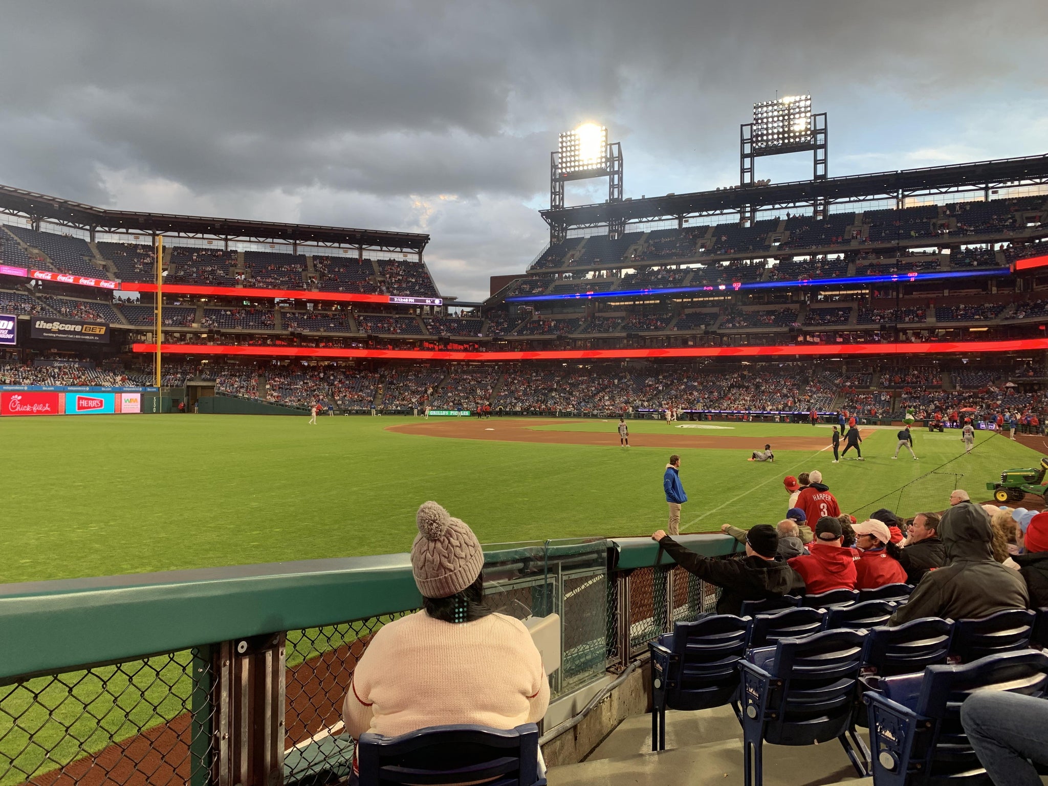 Vue réelle des fans prise de la Section 139 au site Citizens Bank Park par Charlie F