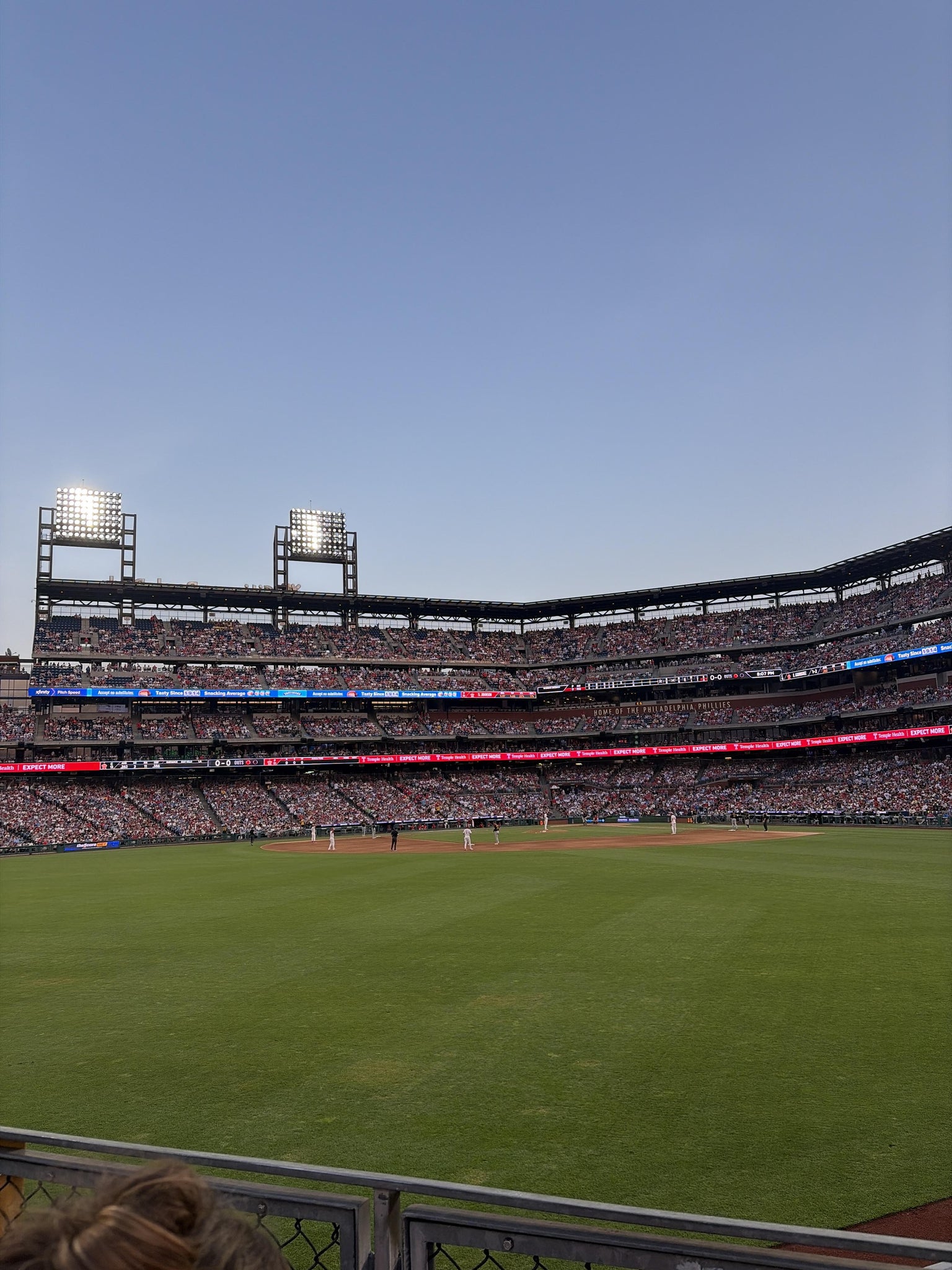 Vue réelle des fans prise de la Section 147 au site Citizens Bank Park par Collin M