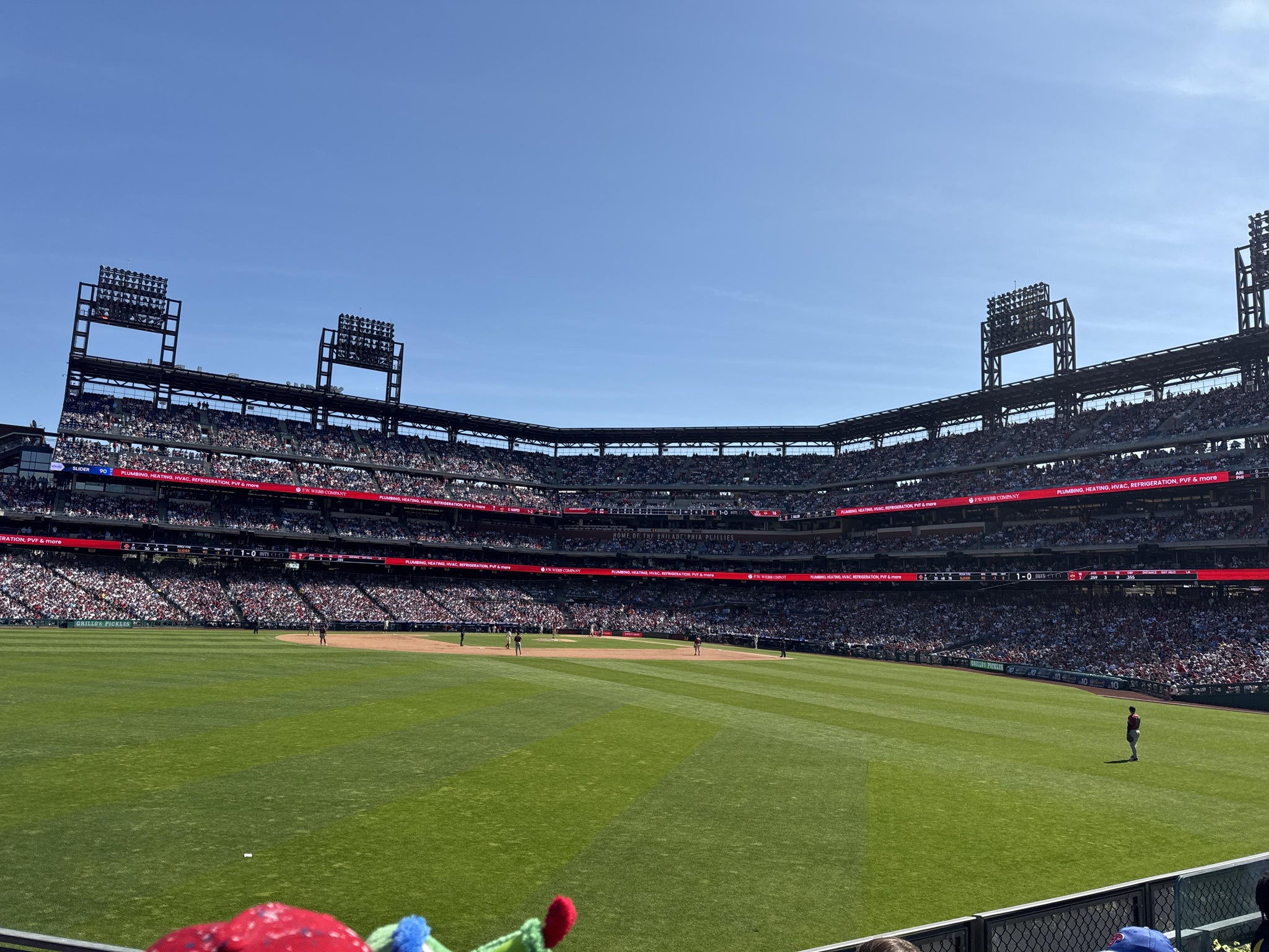 Vue réelle des fans prise de la Section 147 au site Citizens Bank Park par Maddie G