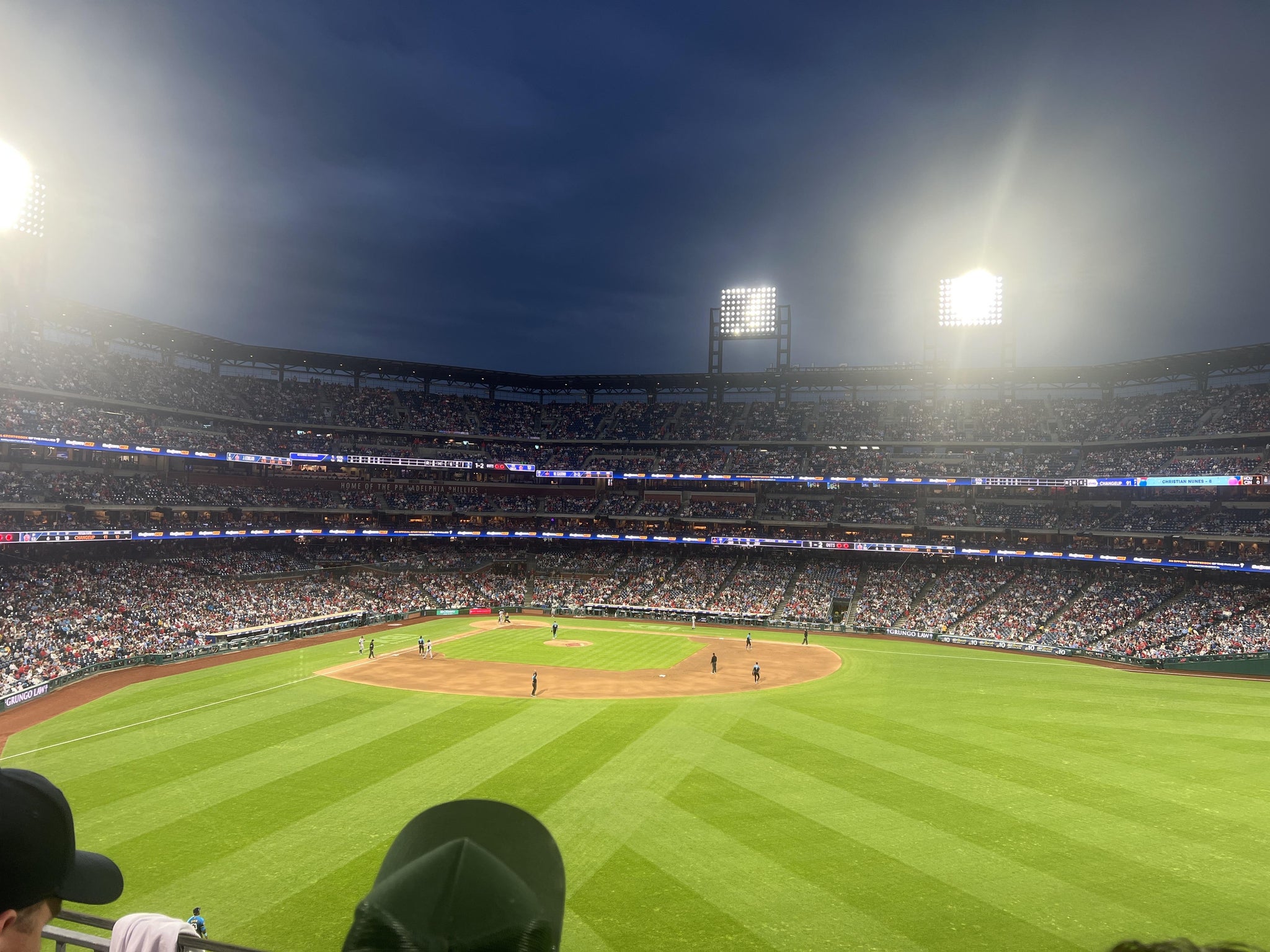 Vue réelle des fans prise de la Section 201 au site Citizens Bank Park par Ben W