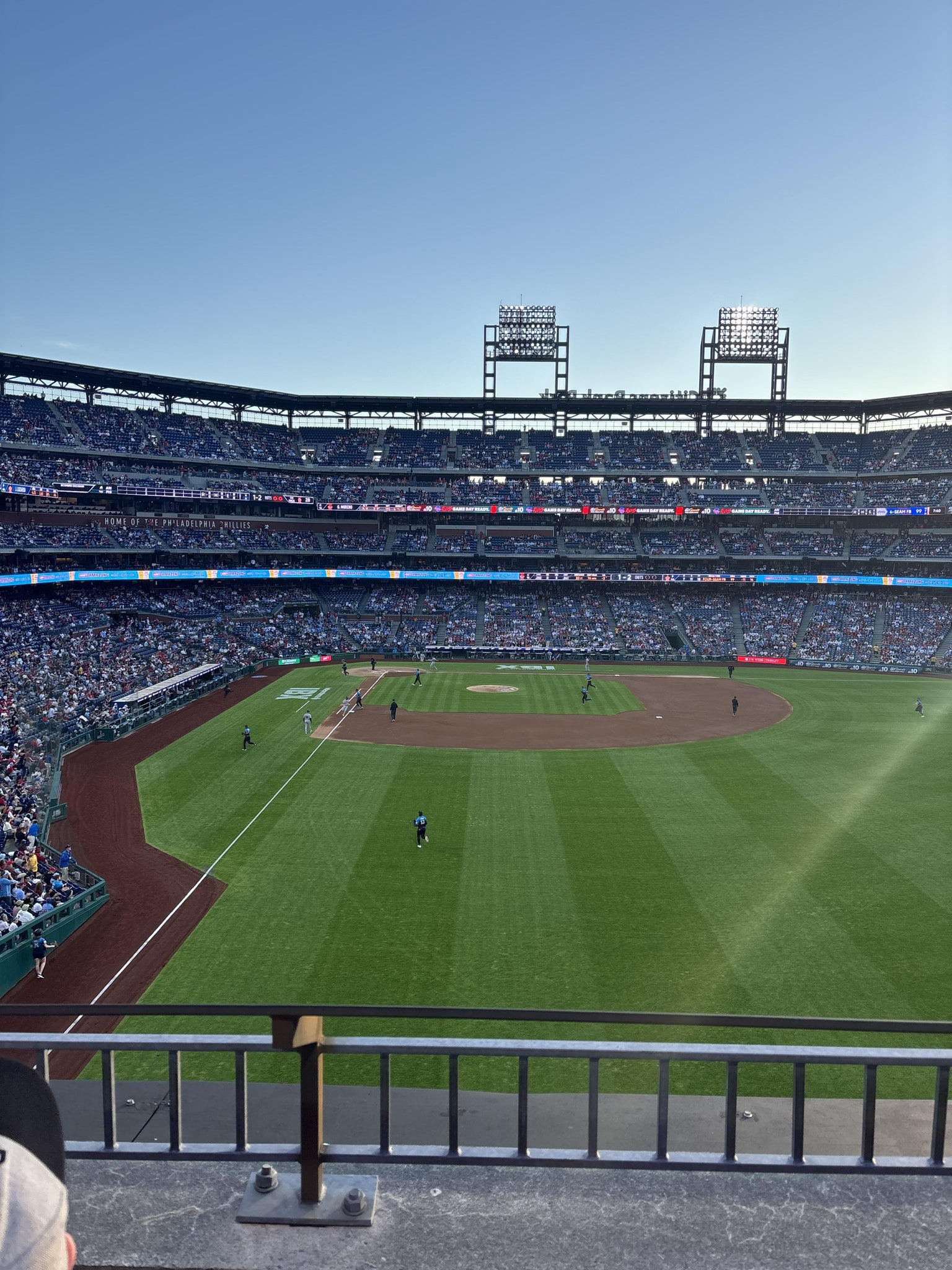 Vue réelle des fans prise de la Section 204 au site Citizens Bank Park par Kelli H