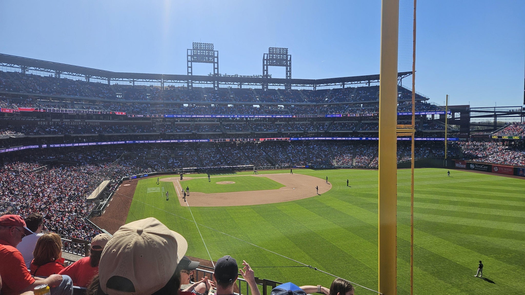 Vue réelle des fans prise de la Section 206 au site Citizens Bank Park par Carrie P