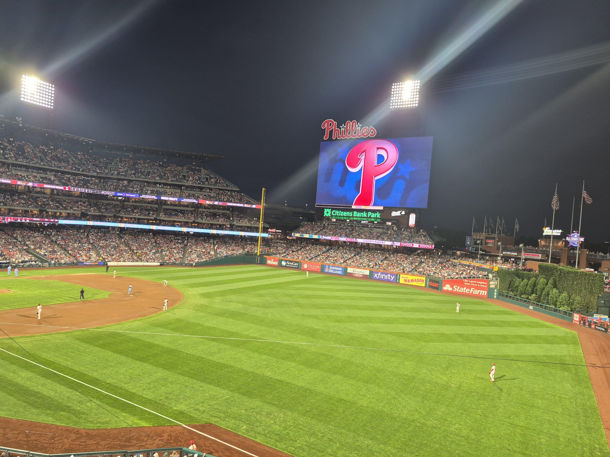 Vue réelle des fans prise de la Section 208 au site Citizens Bank Park par Robert M