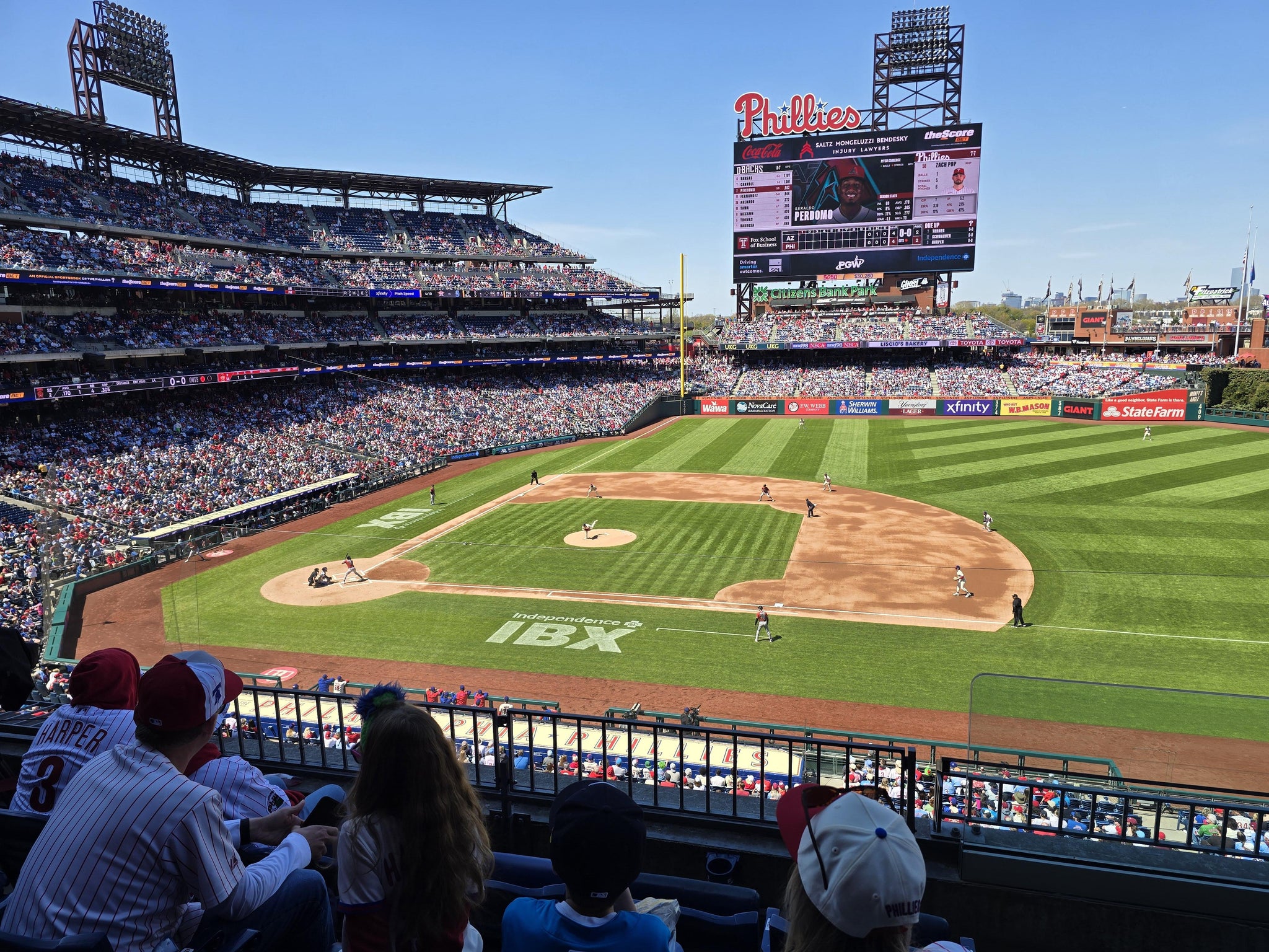 Vue réelle des fans prise de la Section 215 au site Citizens Bank Park par Charles M