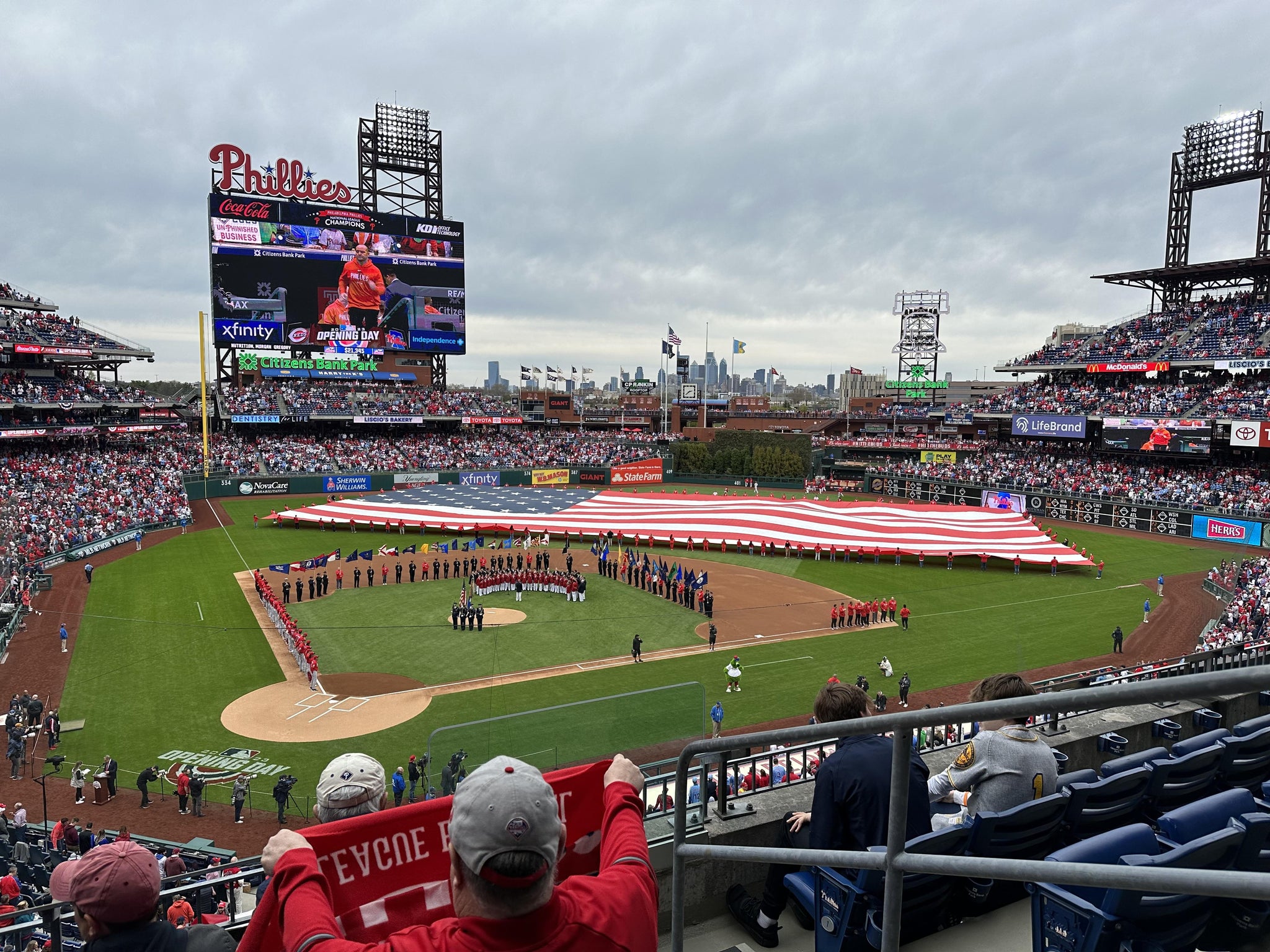 Vue réelle des fans prise de la Section 219 au site Citizens Bank Park par Alex B