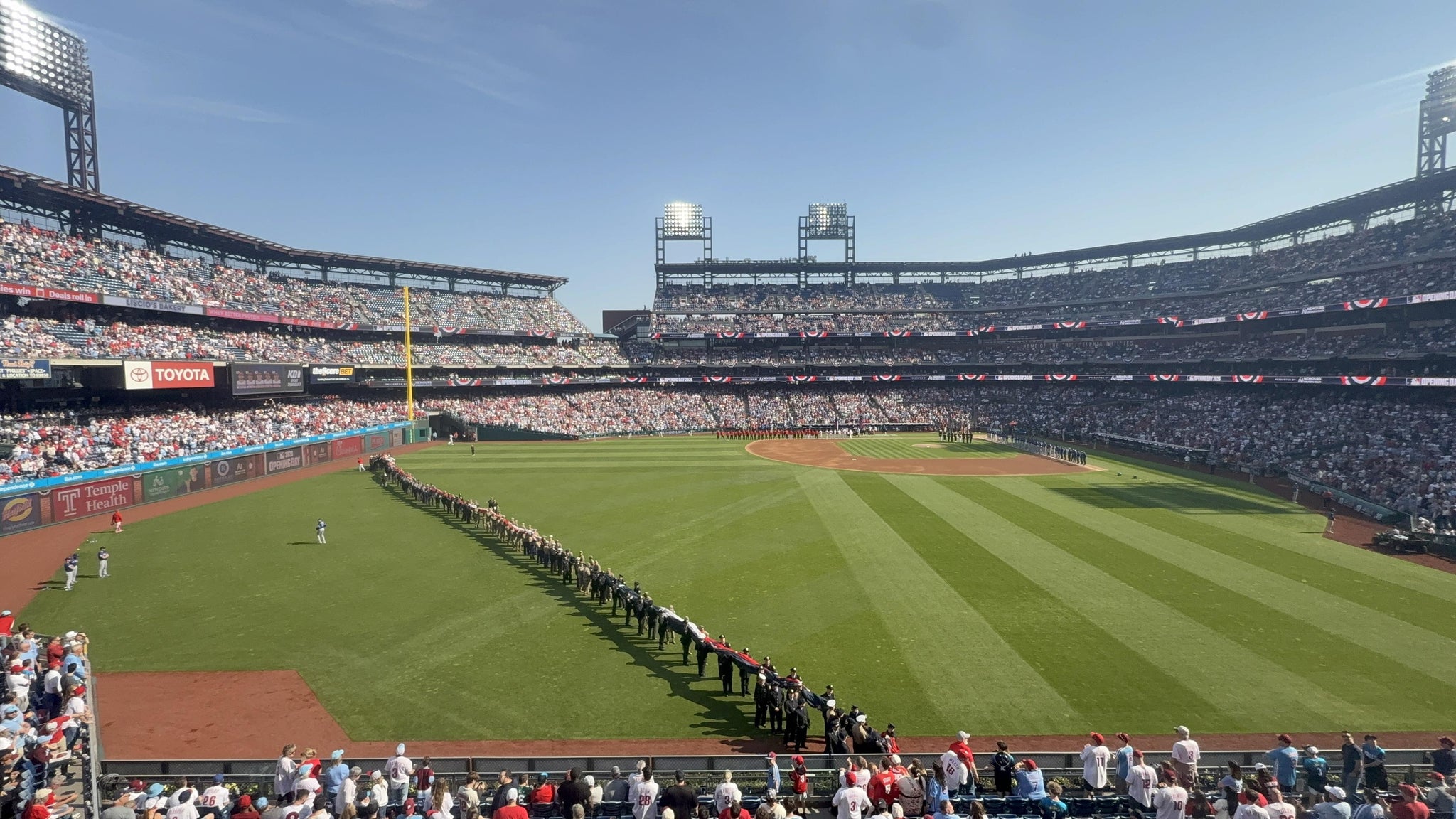 Vue réelle des fans prise de la Section 244 au site Citizens Bank Park par Rikki L