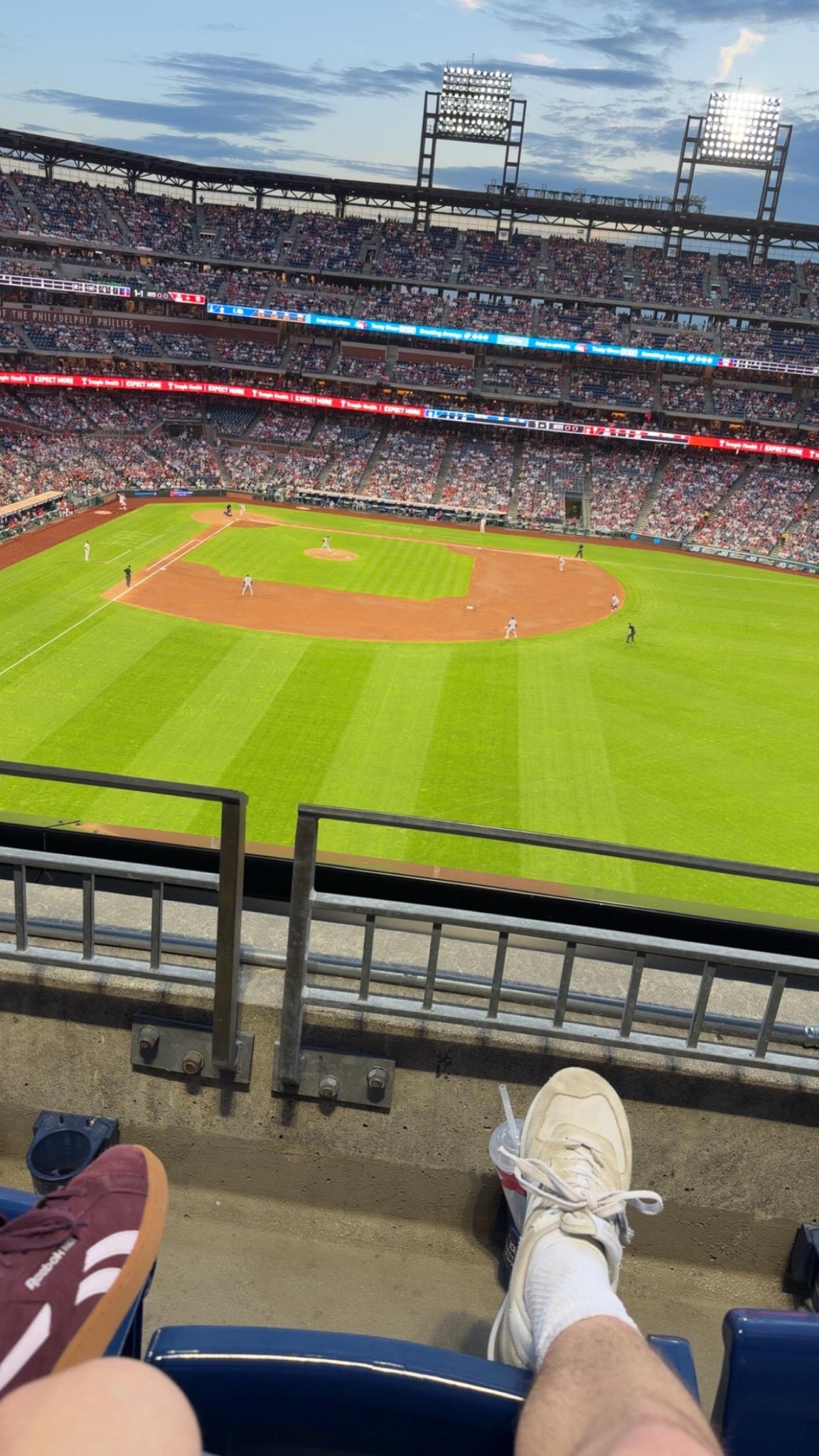 Vue réelle des fans prise de la Section 303 au site Citizens Bank Park par Brian C