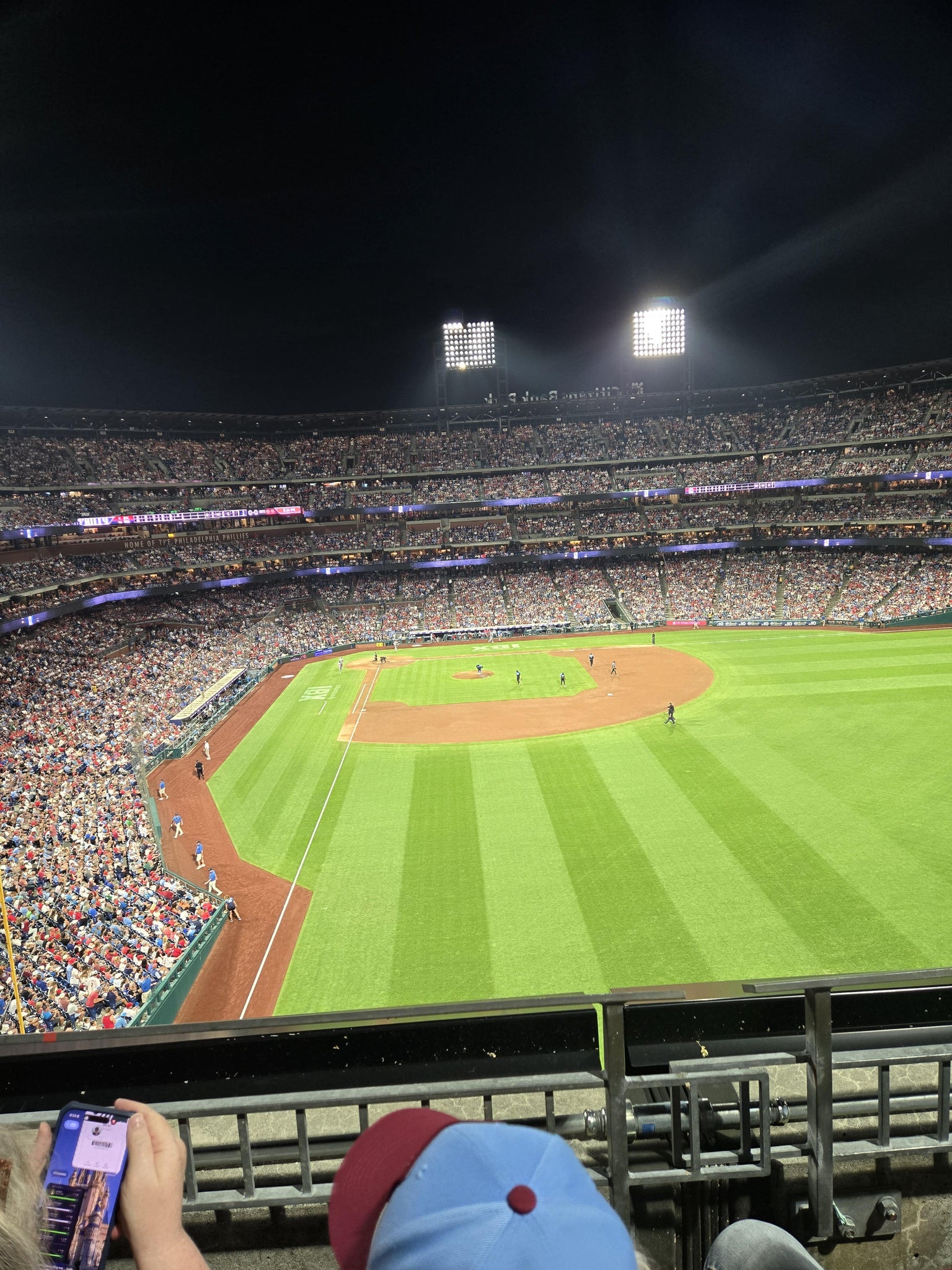 Vue réelle des fans prise de la Section 304 au site Citizens Bank Park par Anonymous User