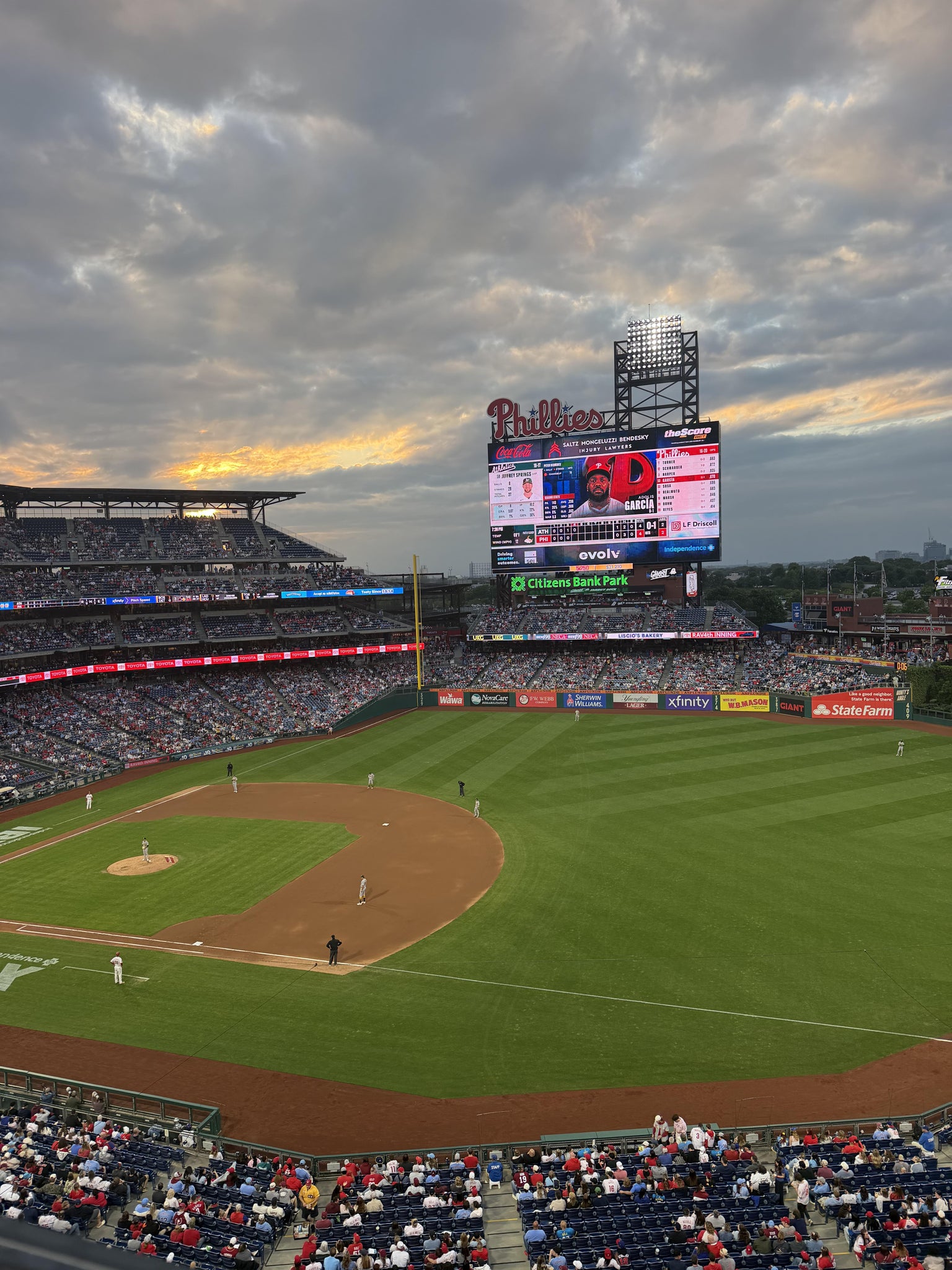 Vue réelle des fans prise de la Section 312 au site Citizens Bank Park par Jailyn A