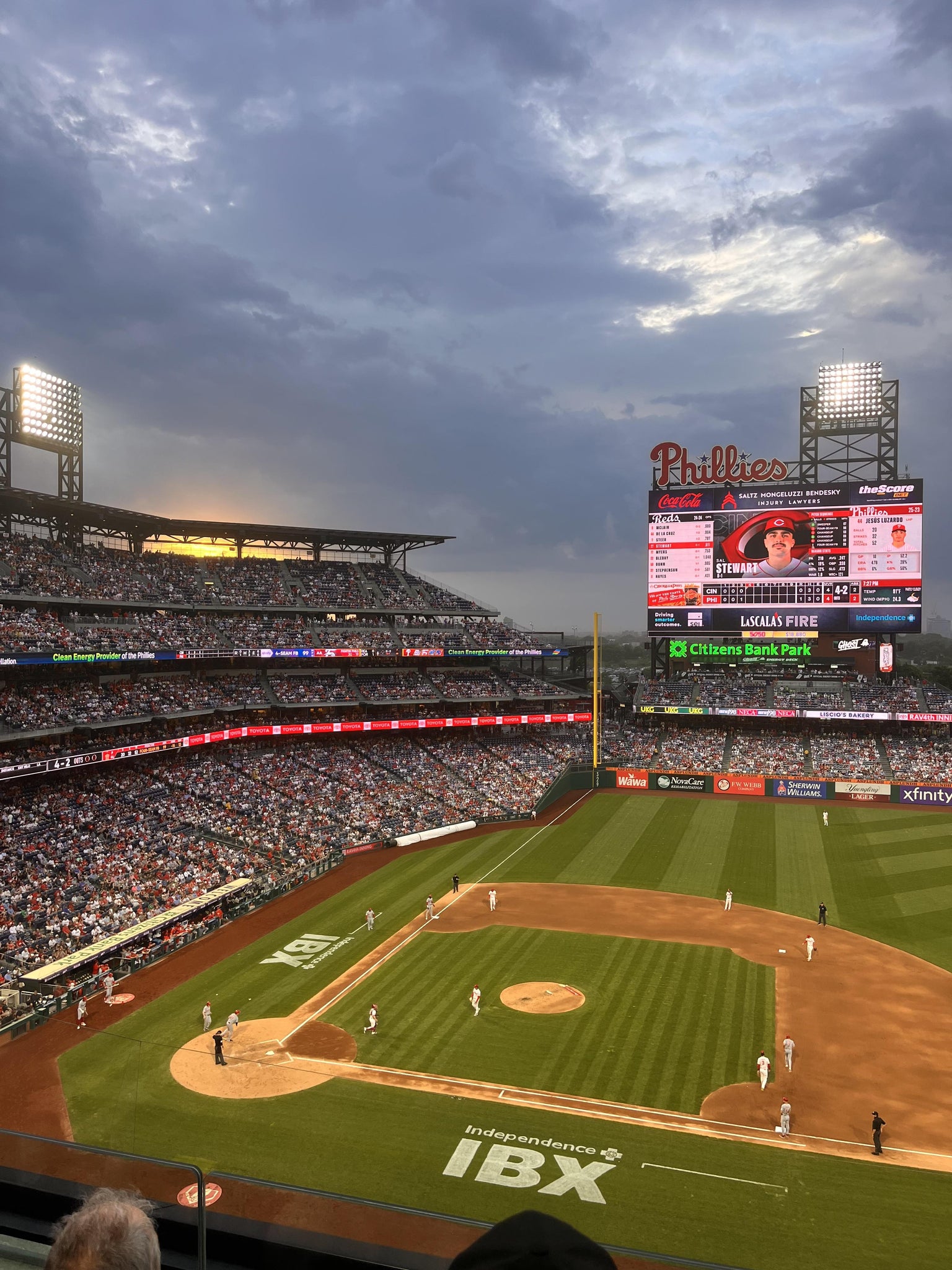 Vue réelle des fans prise de la Section 315 au site Citizens Bank Park par Anja T