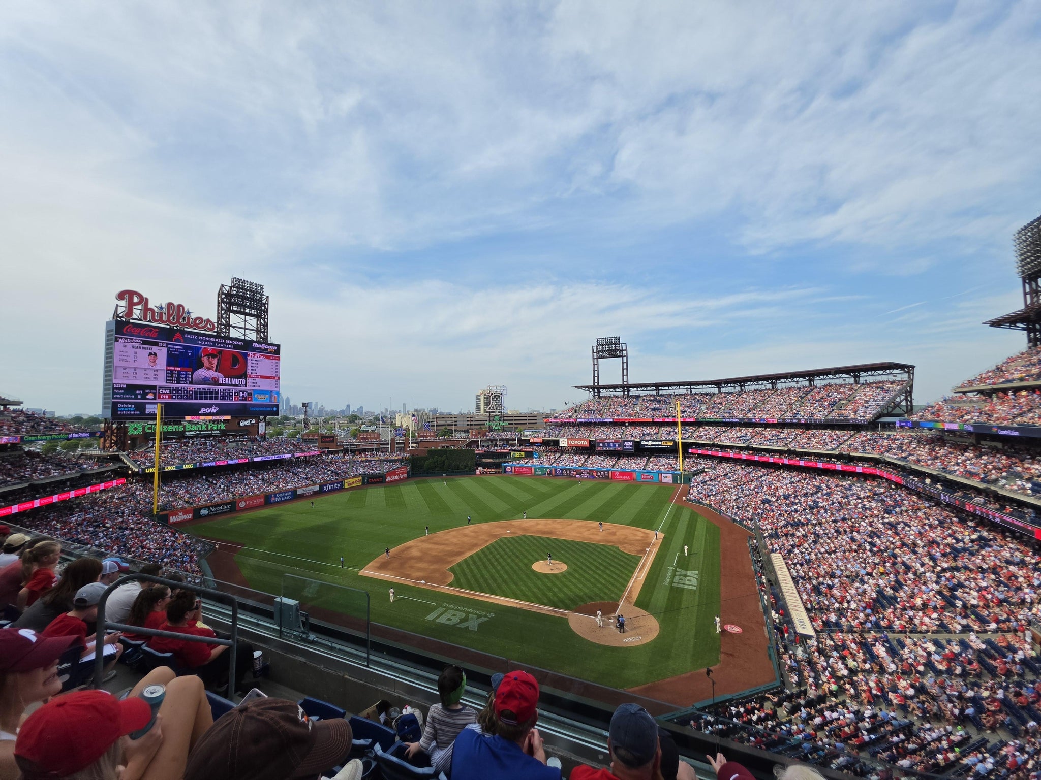 Vue réelle des fans prise de la Section 323 au site Citizens Bank Park par Christopher L