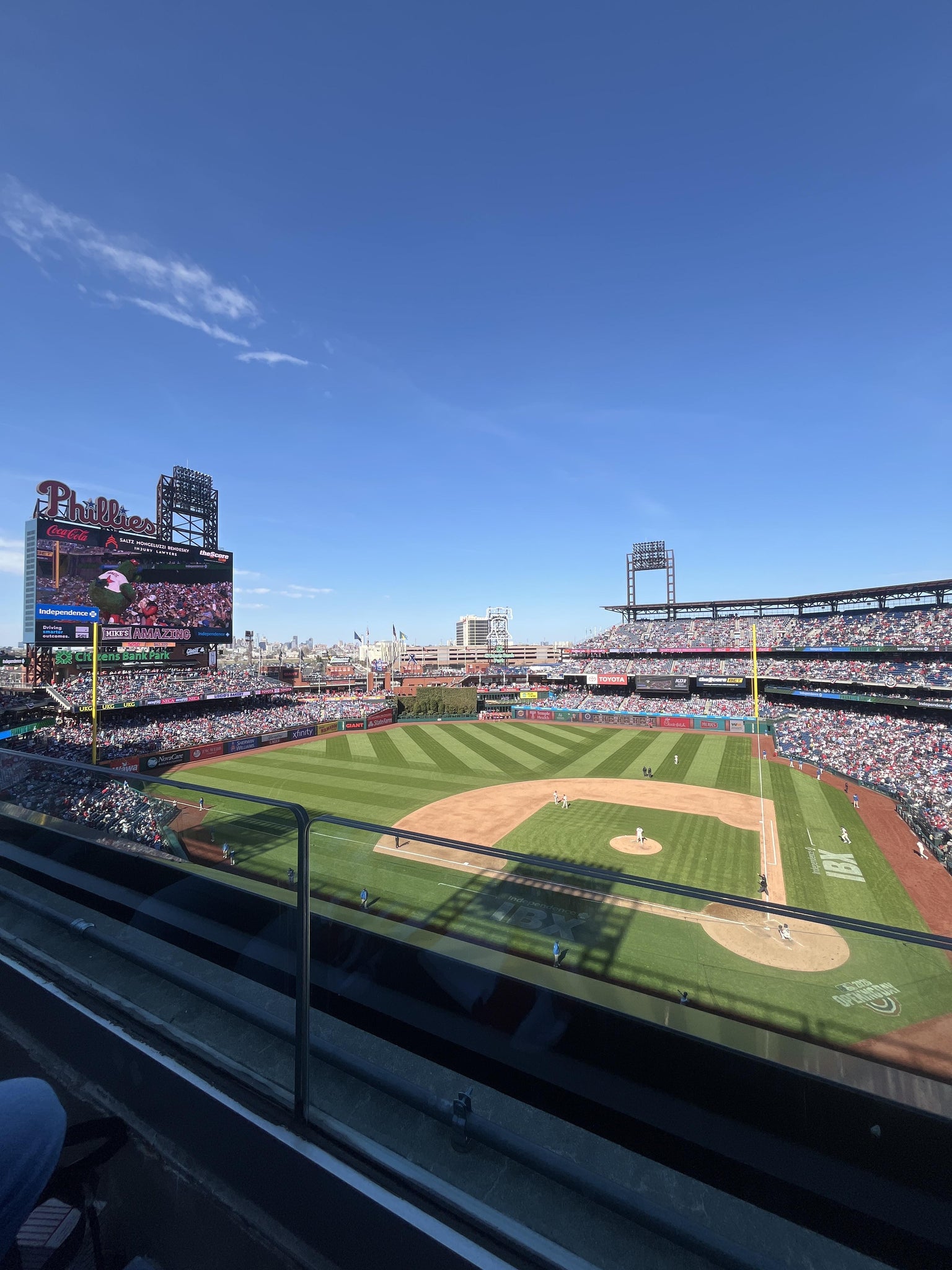 Vue réelle des fans prise de la Section 324 au site Citizens Bank Park par Peter  B