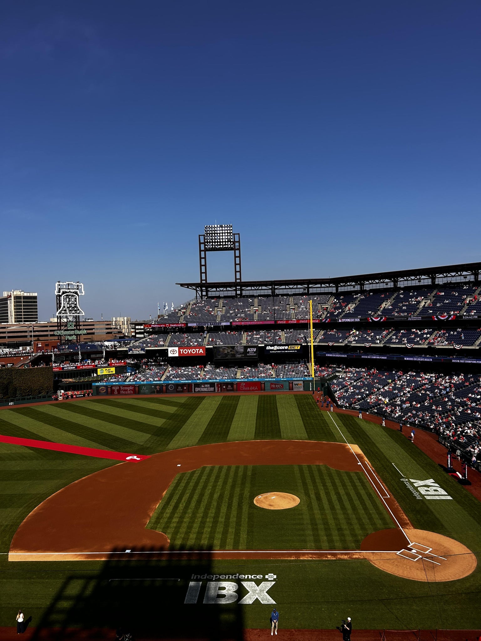 Vue réelle des fans prise de la Section 325 au site Citizens Bank Park par Dennis C