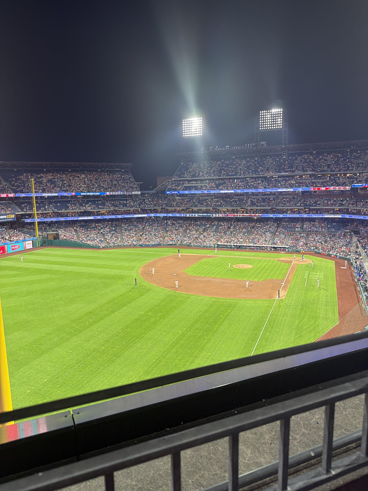 Vue réelle des fans prise de la Section 333 au site Citizens Bank Park par Kevin S