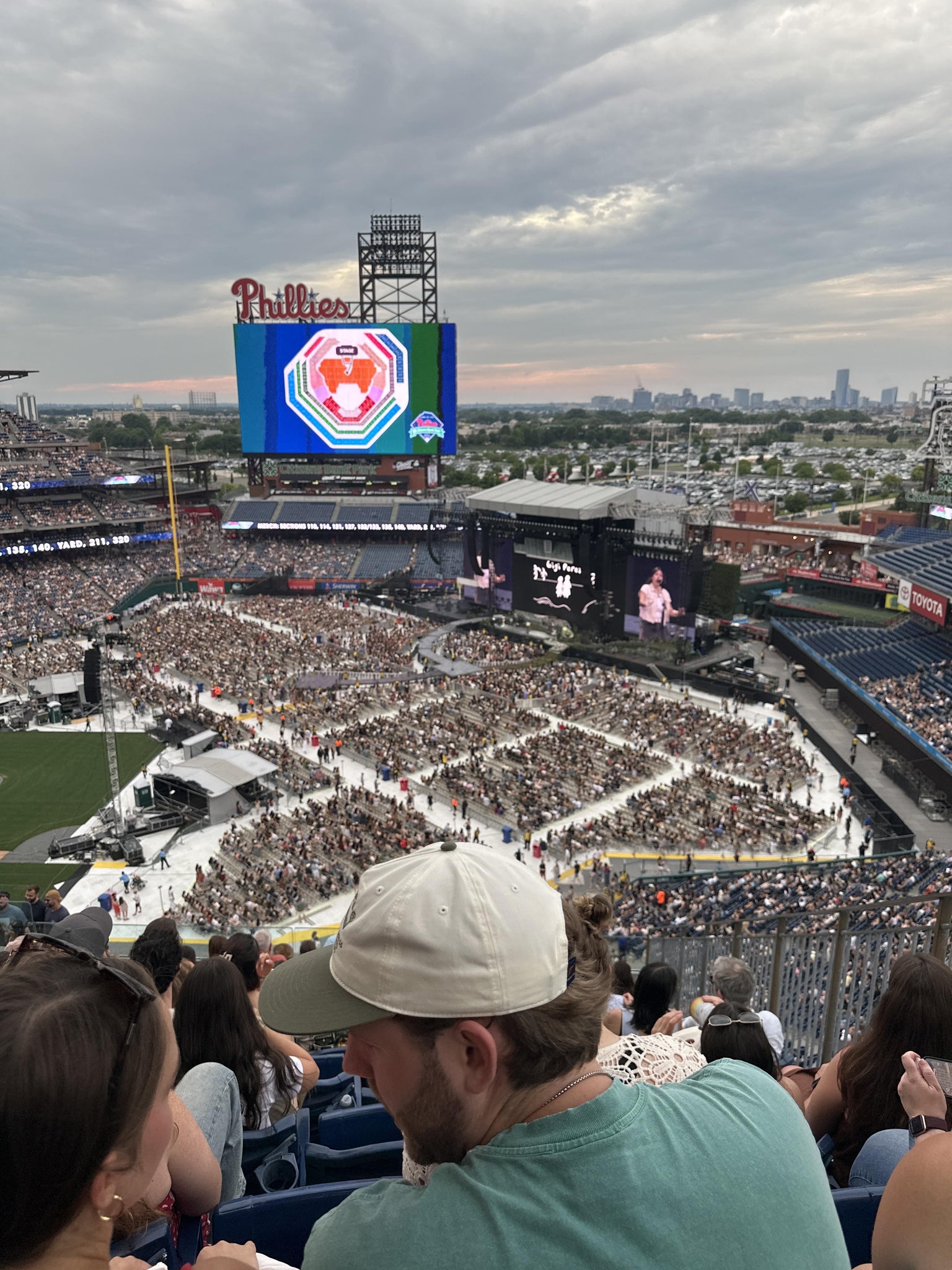 Vue réelle des fans prise de la Section 412 au site Citizens Bank Park par Anna B