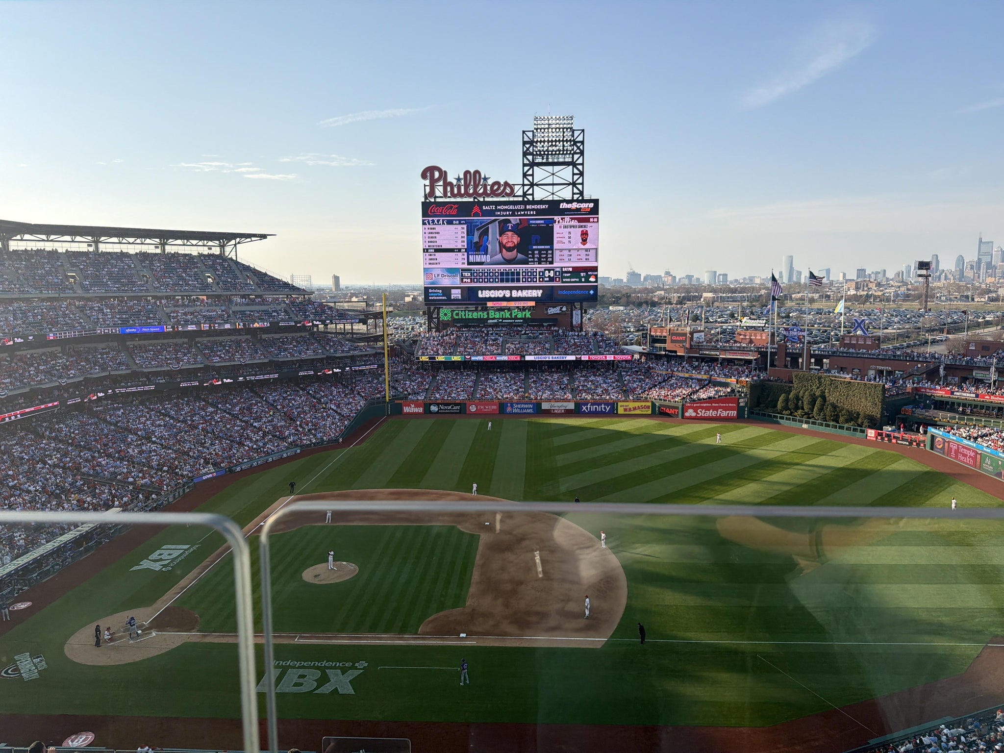 Vue réelle des fans prise de la Section 414 au site Citizens Bank Park par Erika F