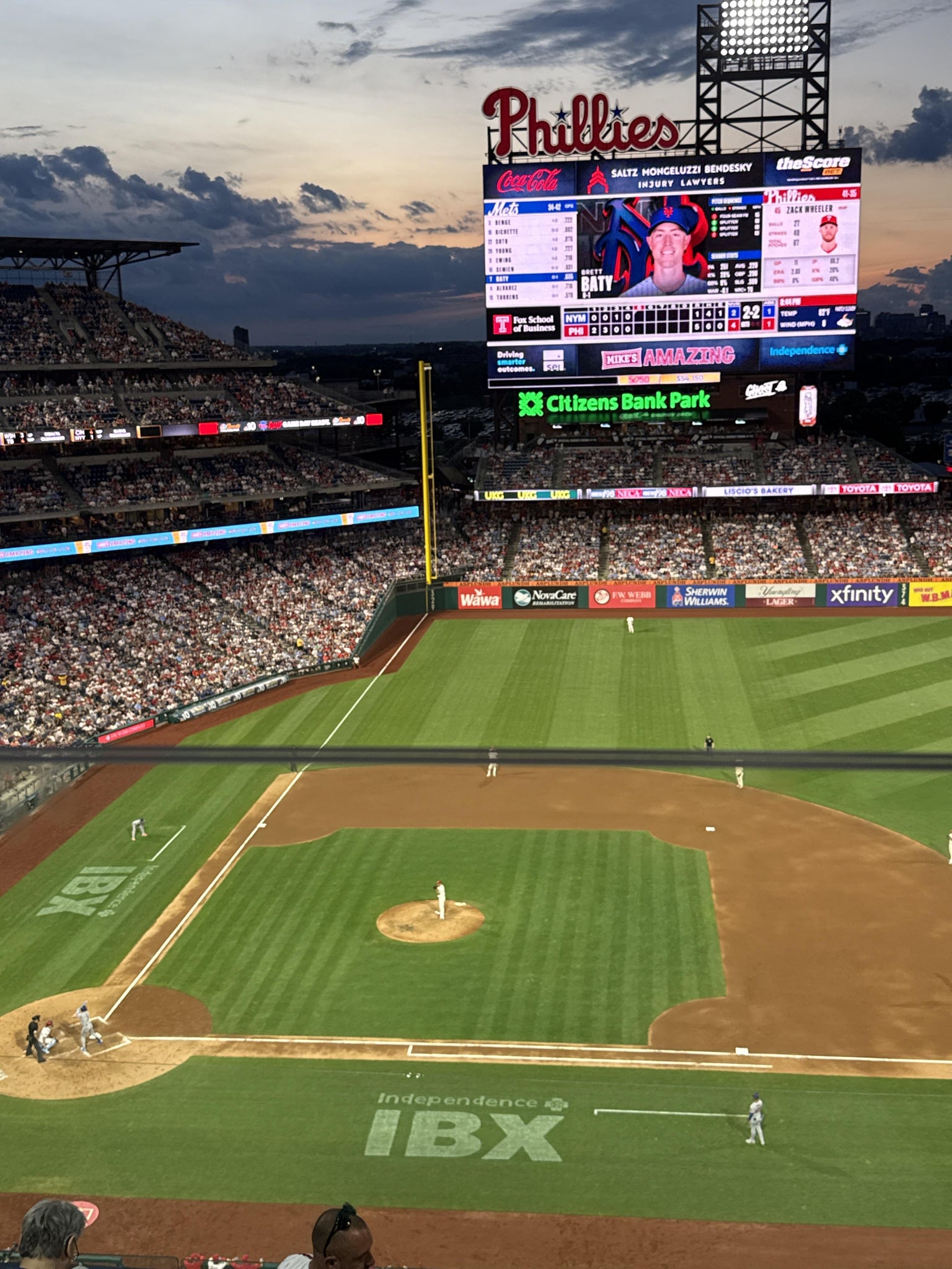 Vue réelle des fans prise de la Section 415 au site Citizens Bank Park par Michael O