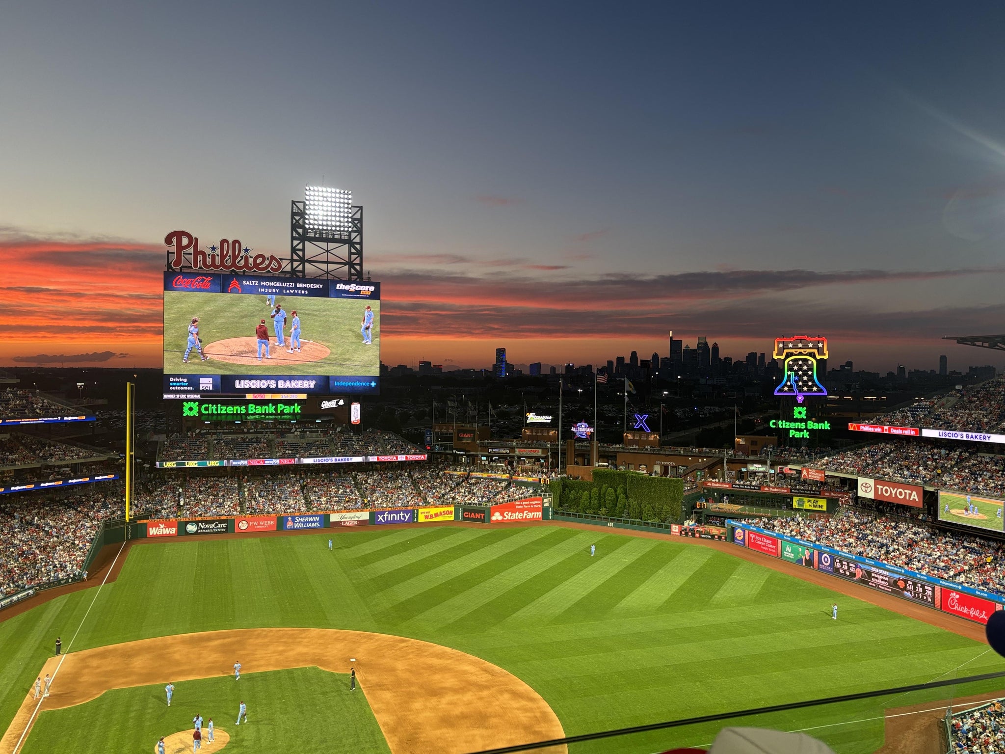Vue réelle des fans prise de la Section 416 au site Citizens Bank Park par Melody M