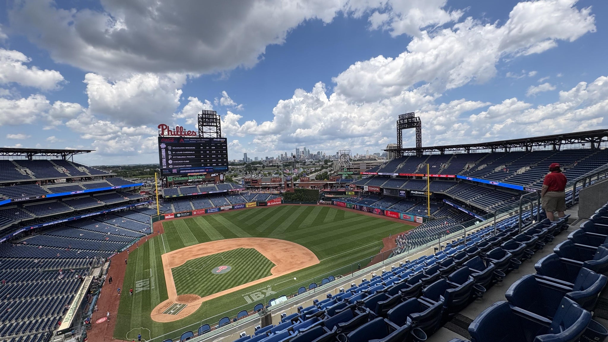 Vue réelle des fans prise de la Section 417 au site Citizens Bank Park par Anonymous User