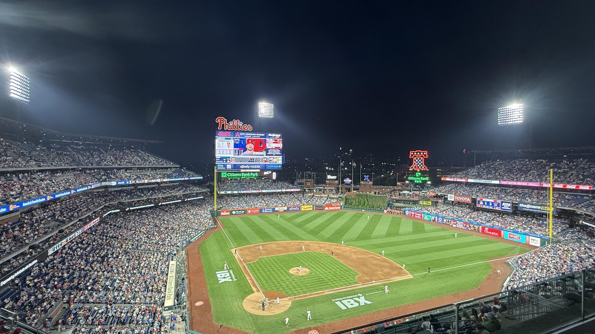 Vue réelle des fans prise de la Section 418 au site Citizens Bank Park par Ryan B