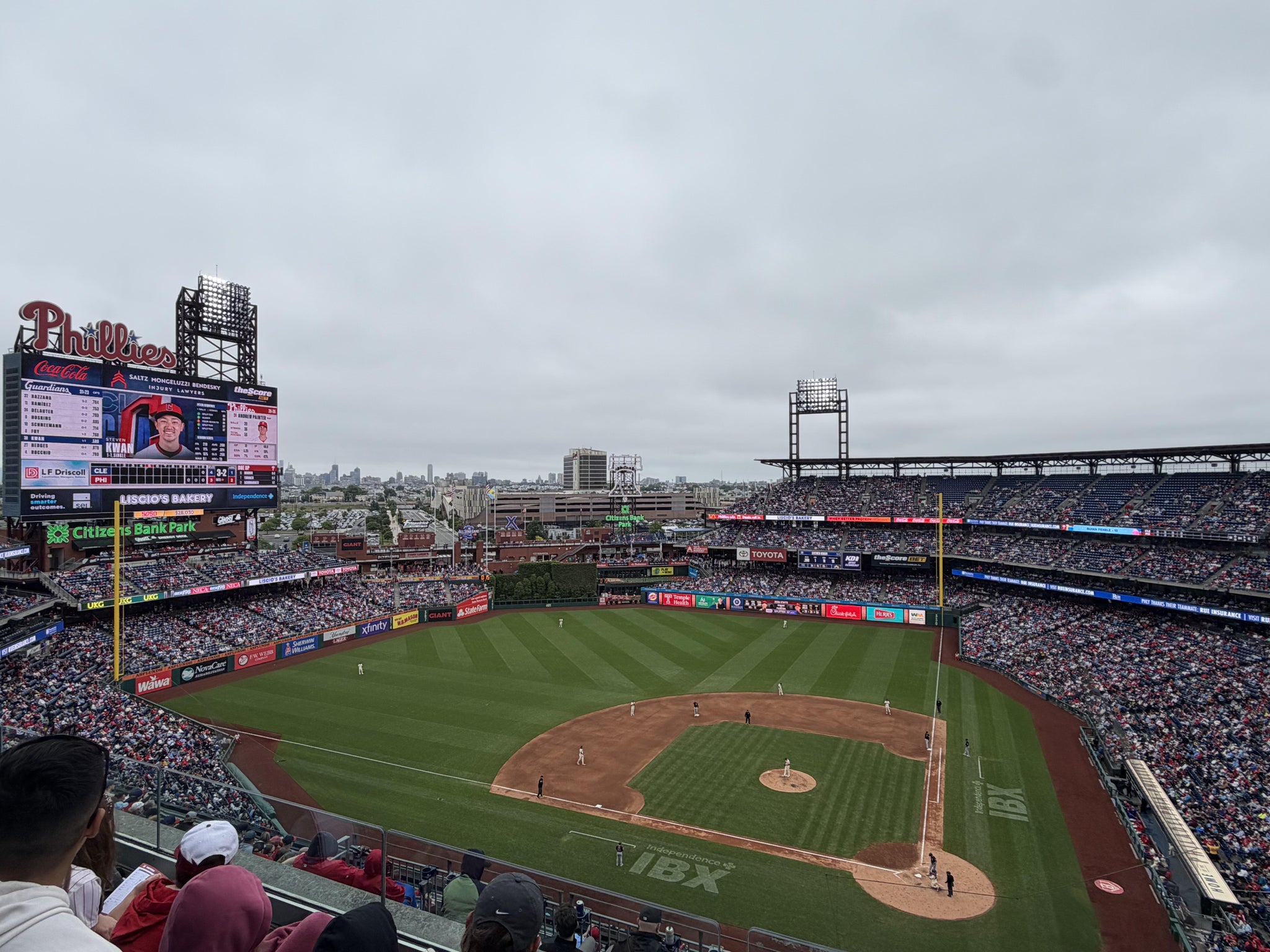 Vue réelle des fans prise de la Section 424 au site Citizens Bank Park par Kyrstin S