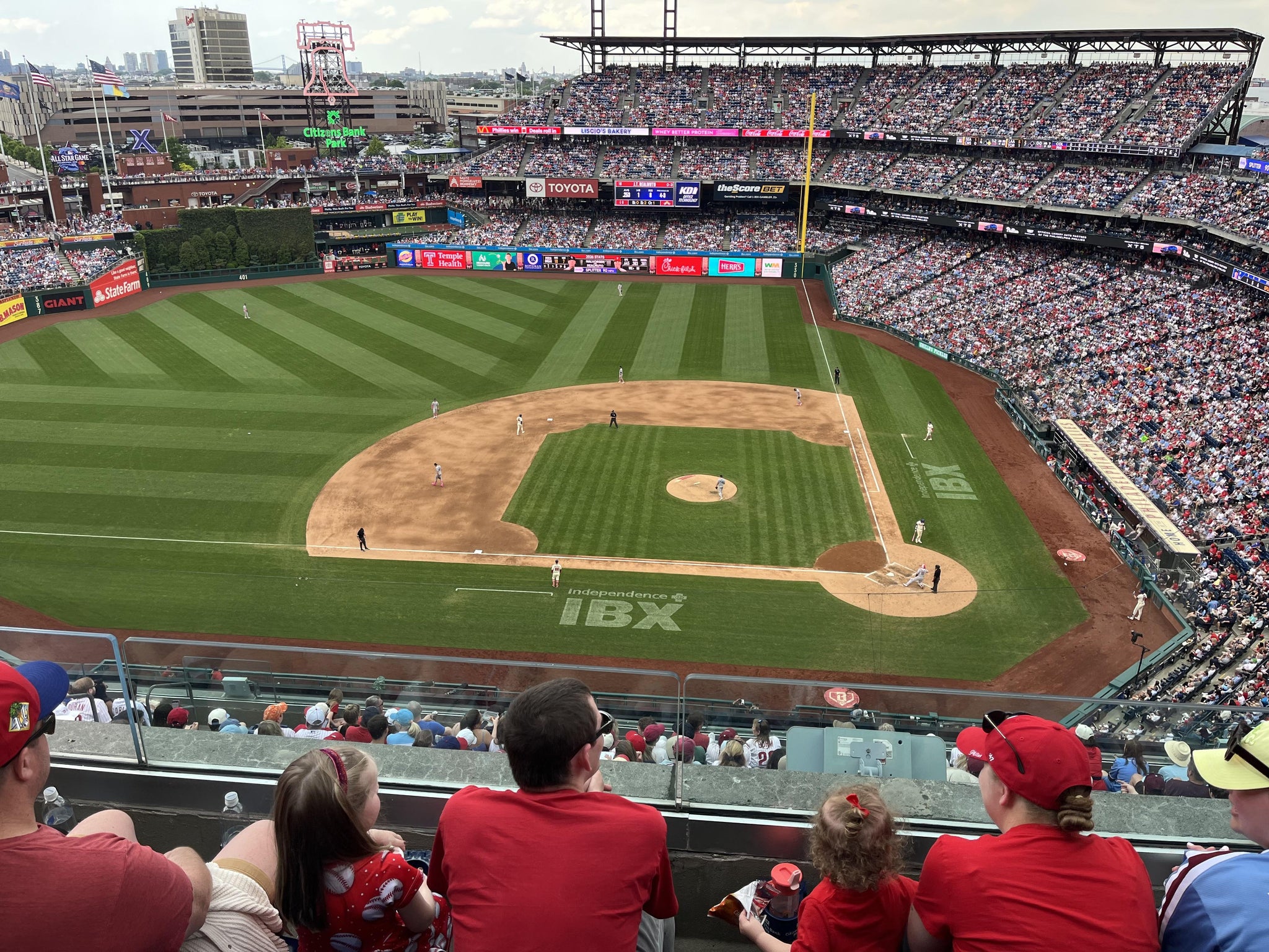 Vue réelle des fans prise de la Section 425 au site Citizens Bank Park par Jonathan H