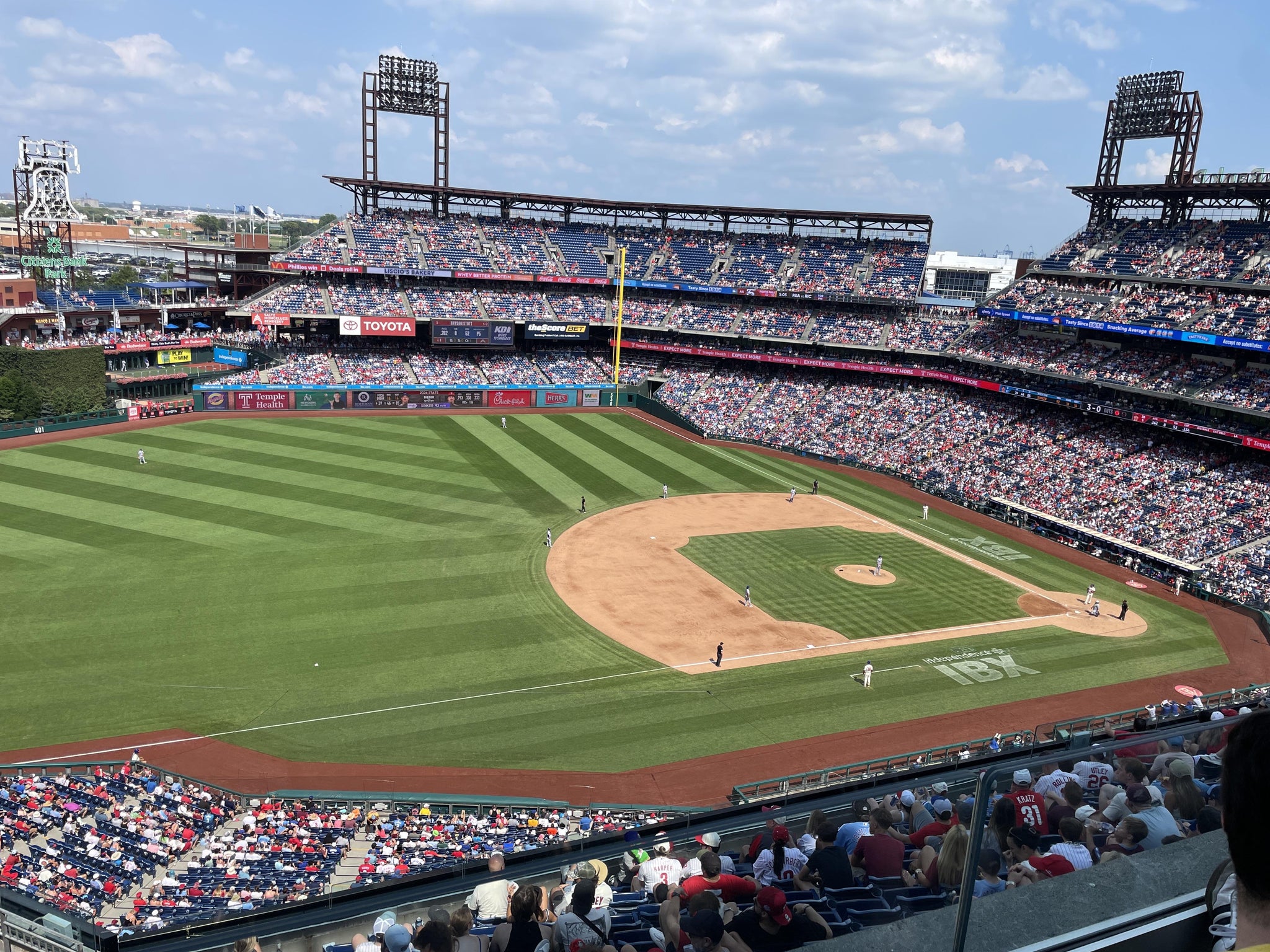 Vue réelle des fans prise de la Section 429 au site Citizens Bank Park par Nikolaz R