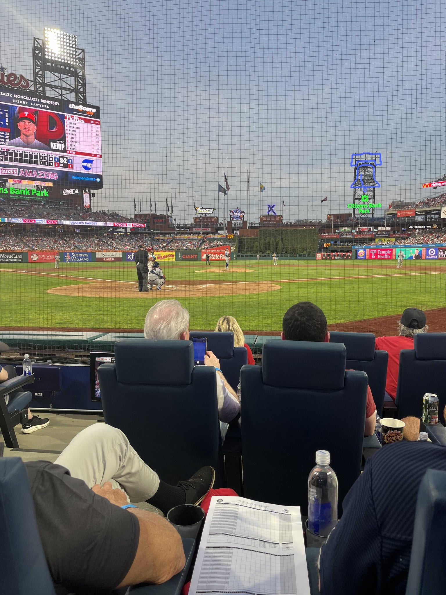 Vue réelle des fans prise de la CP Rankin Club E au site Citizens Bank Park par Michael W