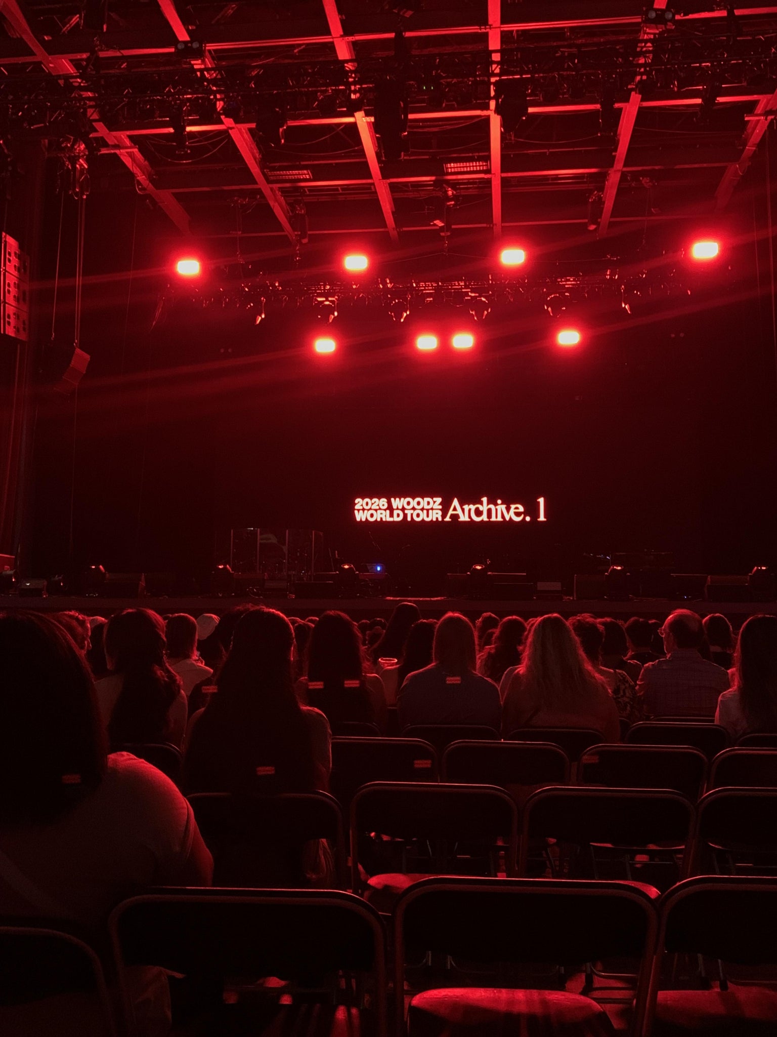 Vue réelle des fans prise de la Section 102 au site Coca-Cola Roxy Theatre par Ibrahin M