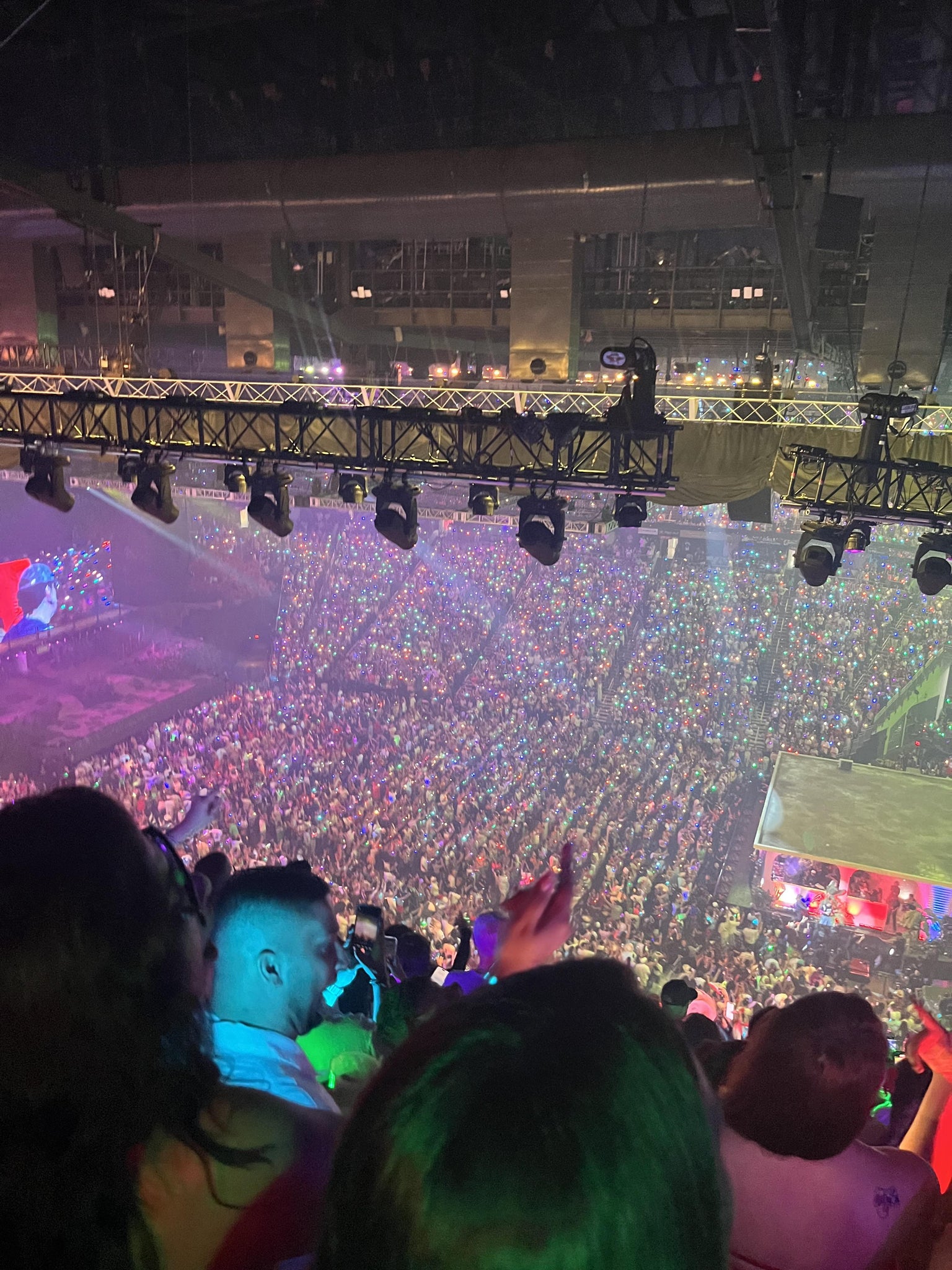 Vue réelle des fans prise de la Section 217 U au site Coliseo de Puerto Rico par María M