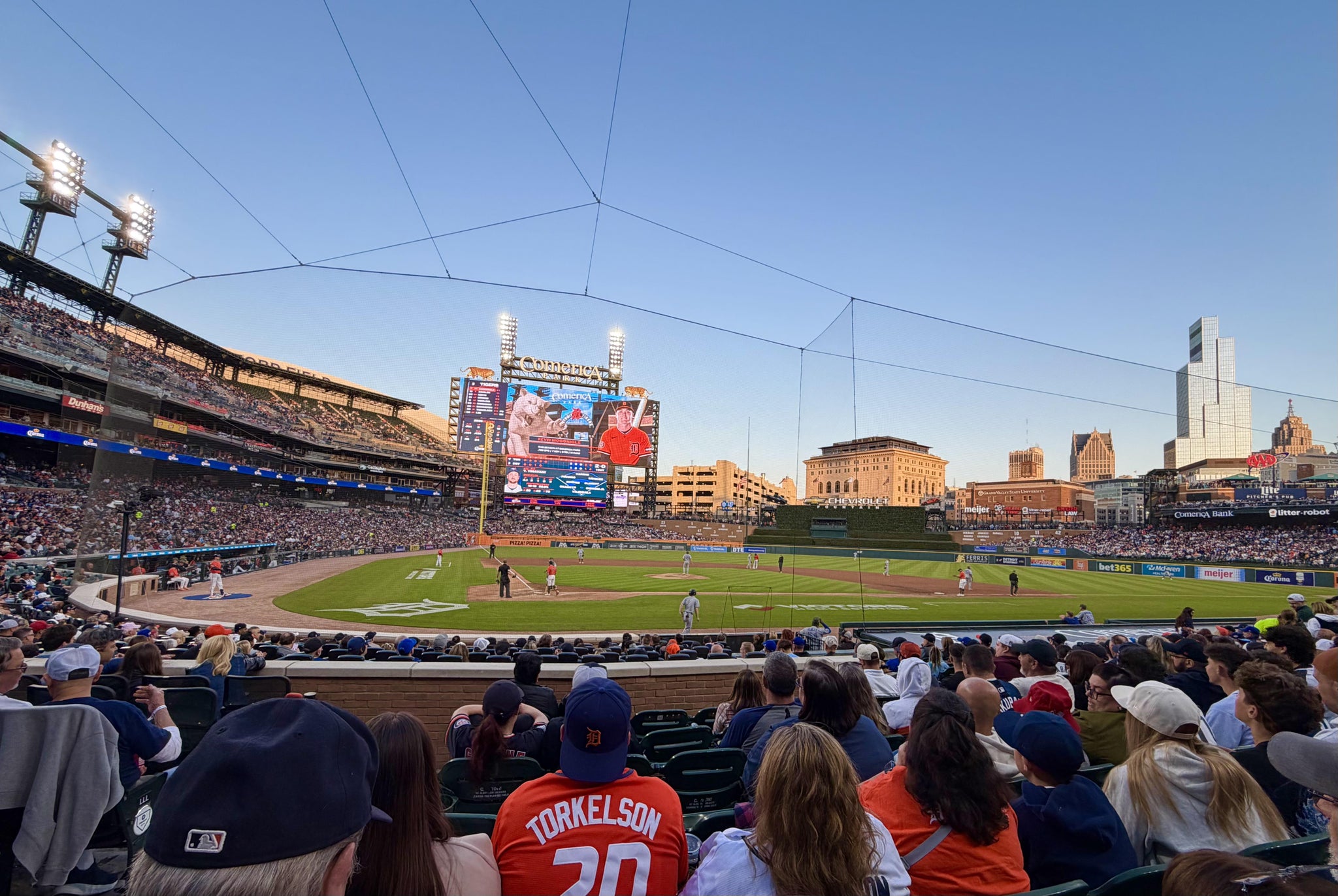 Vue réelle des fans prise de la Section 124 au site Comerica Park par Patti A