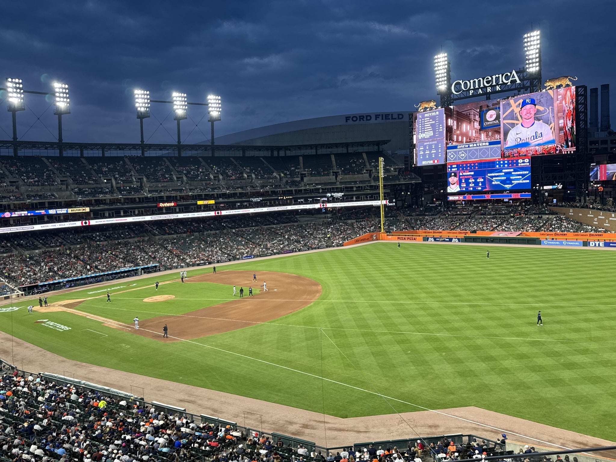 Vue réelle des fans prise de la Section 213 au site Comerica Park par Mark W