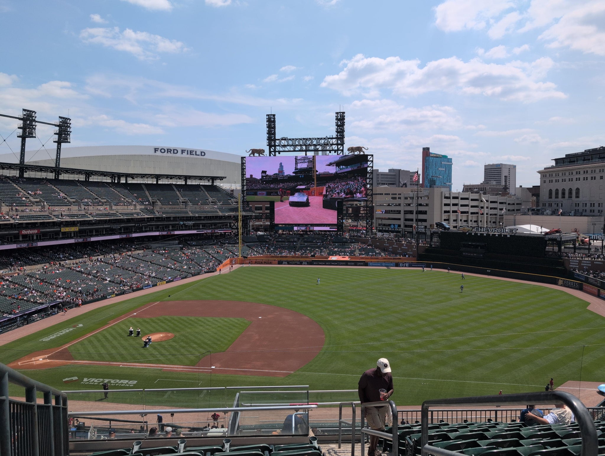 Vue réelle des fans prise de la Section 219 au site Comerica Park par Lamont P