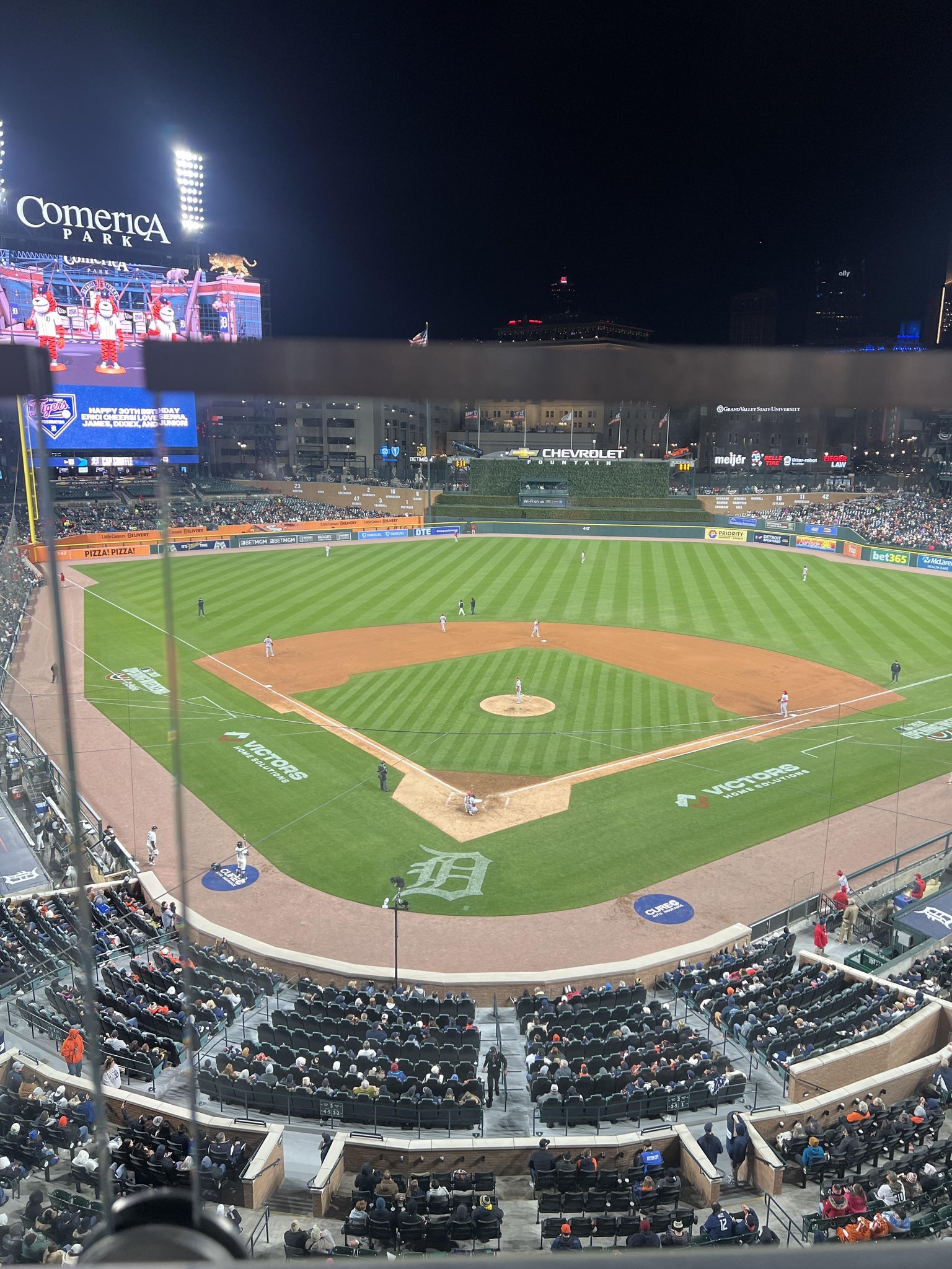 Vue réelle des fans prise de la Section 327 au site Comerica Park par Nancy R