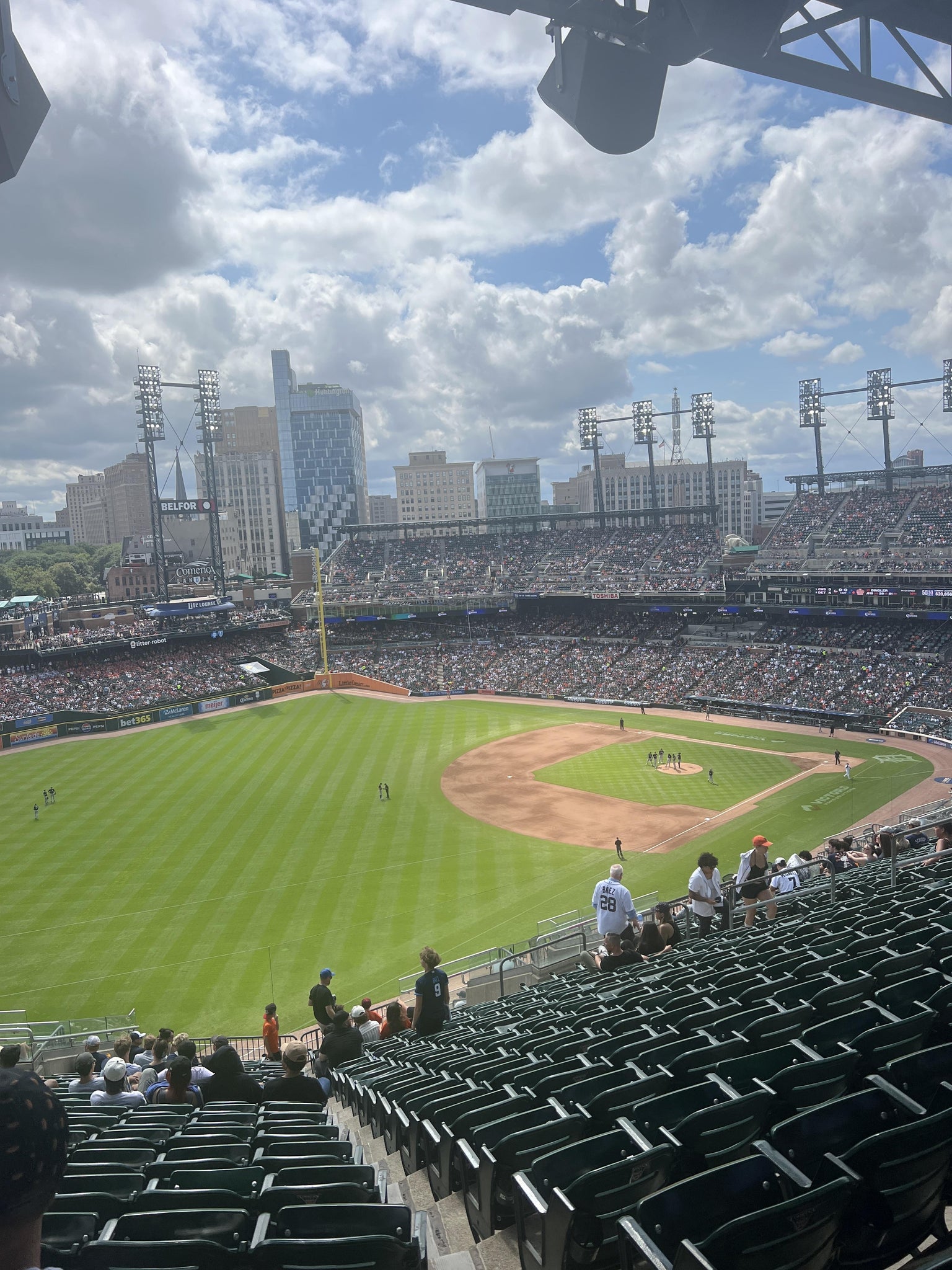 Vue réelle des fans prise de la Section 341 au site Comerica Park par Michael M