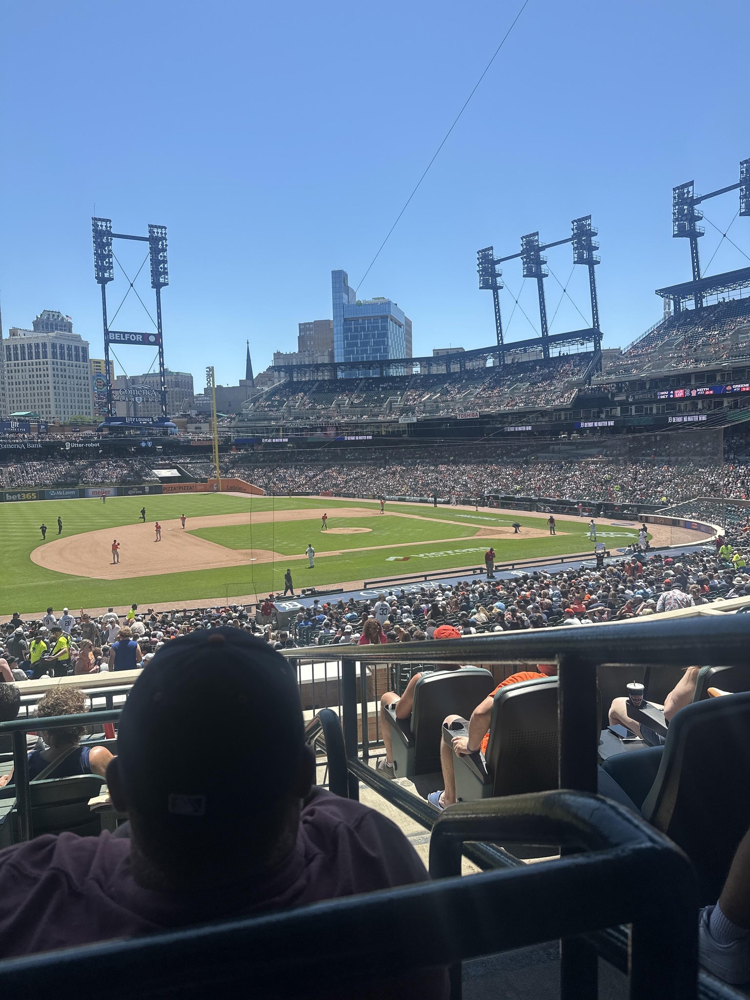 Vue réelle des fans prise de la Terrace 136 A au site Comerica Park par Stephanie H