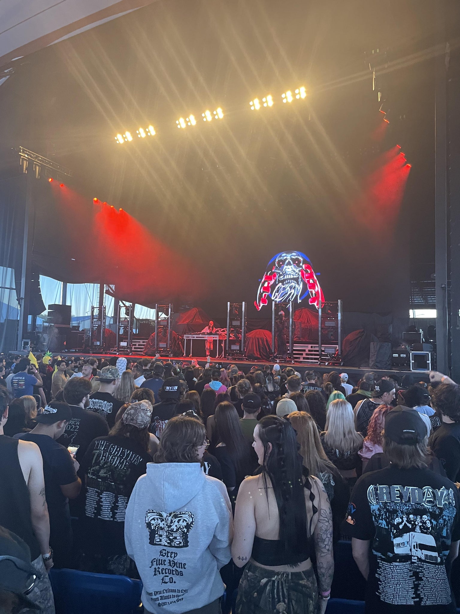 Vue réelle des fans prise de la Section Box 41 au site Darien Lake Amphitheater par Guy T
