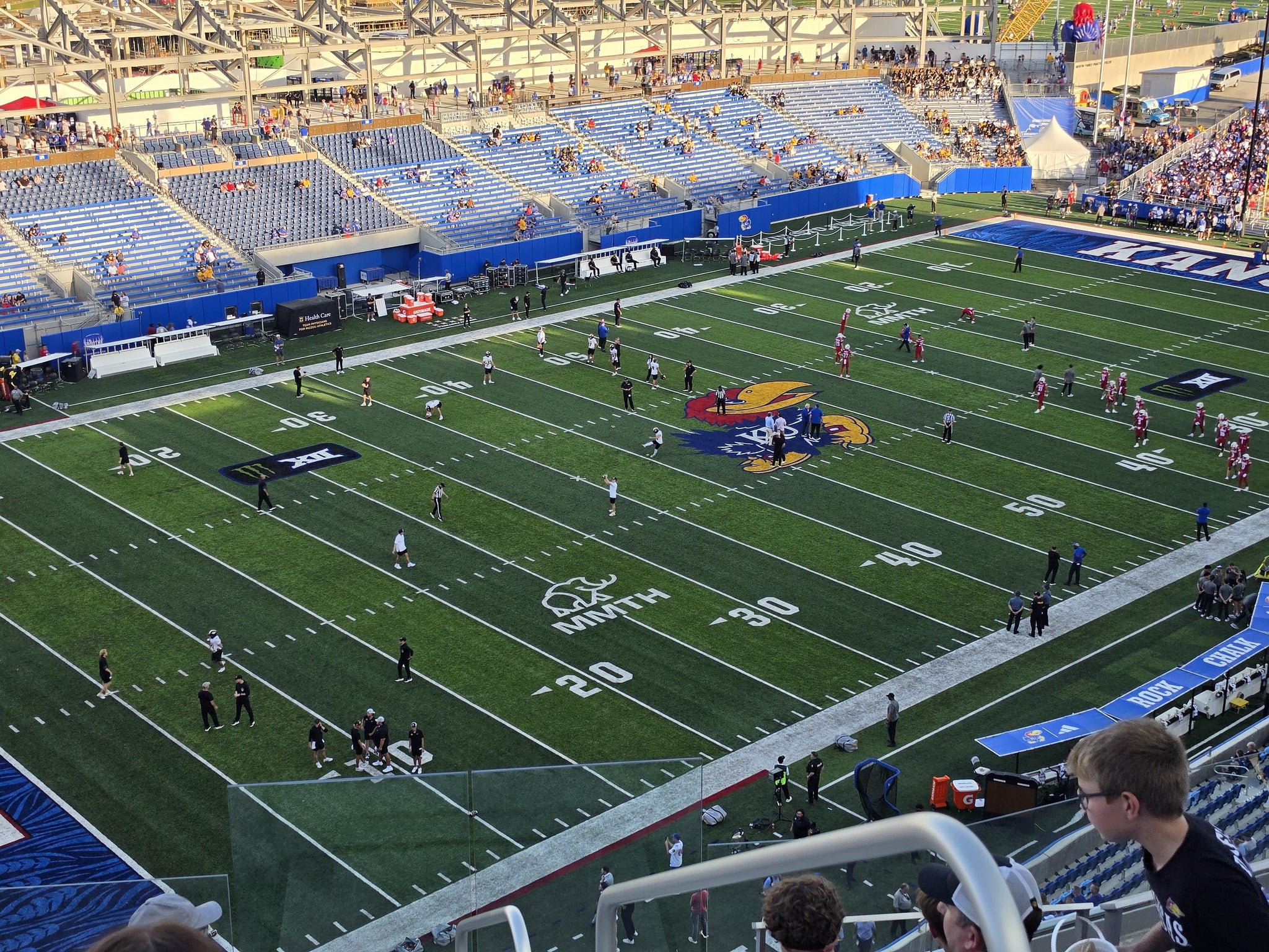 Vue réelle des fans prise de la Section 412 au site David Booth Kansas Memorial Stadium par Jason F
